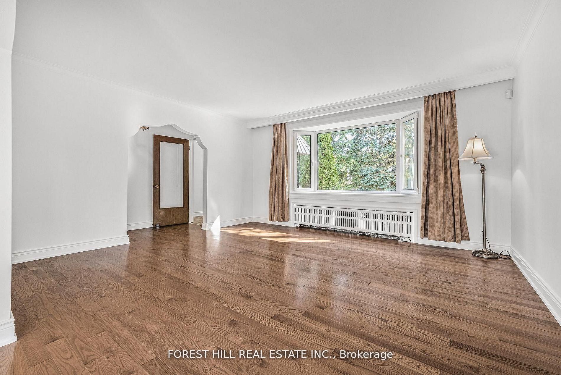 18 Irvington Crescent Property Photo 2