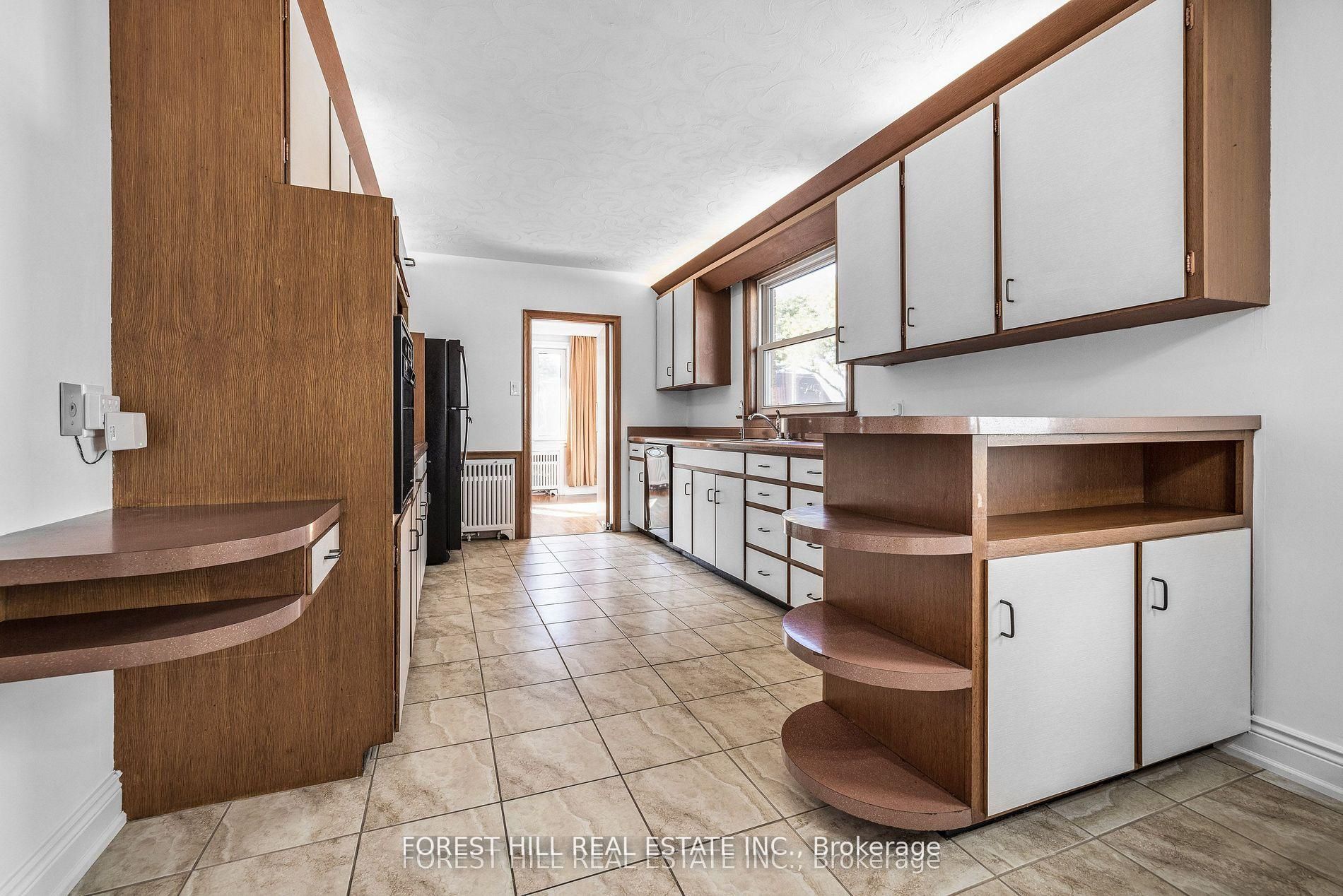 18 Irvington Crescent Property Photo 8