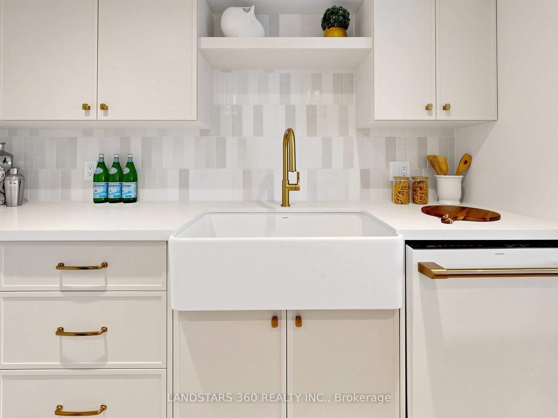 55 Harbour Square 3311 Property Photo 11