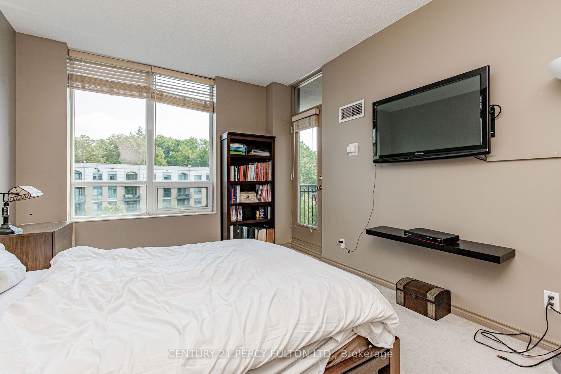 18 William Carson Crescent 816 Property Photo 25