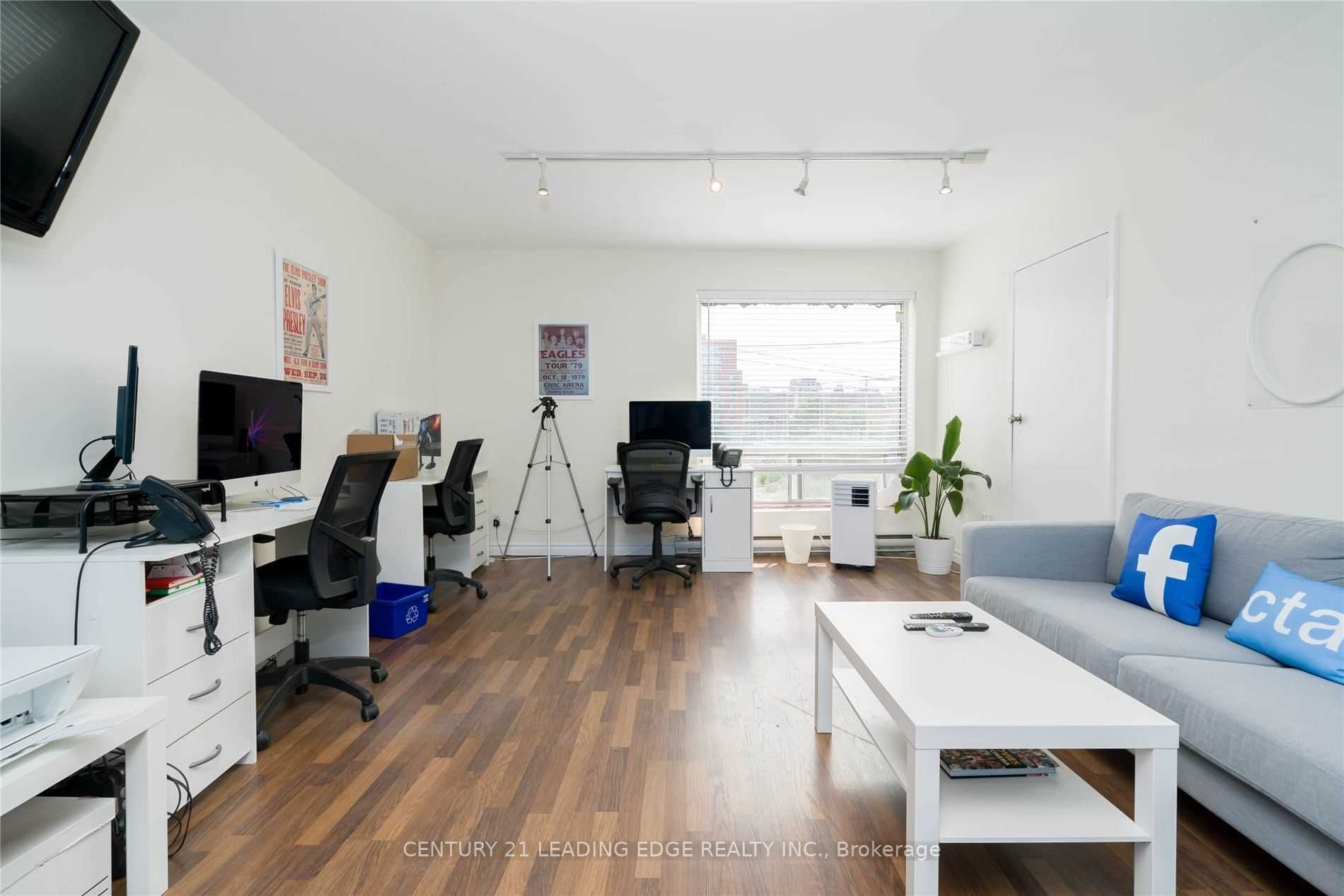 298 Gerrard Street E 2a&b Property Photo 4
