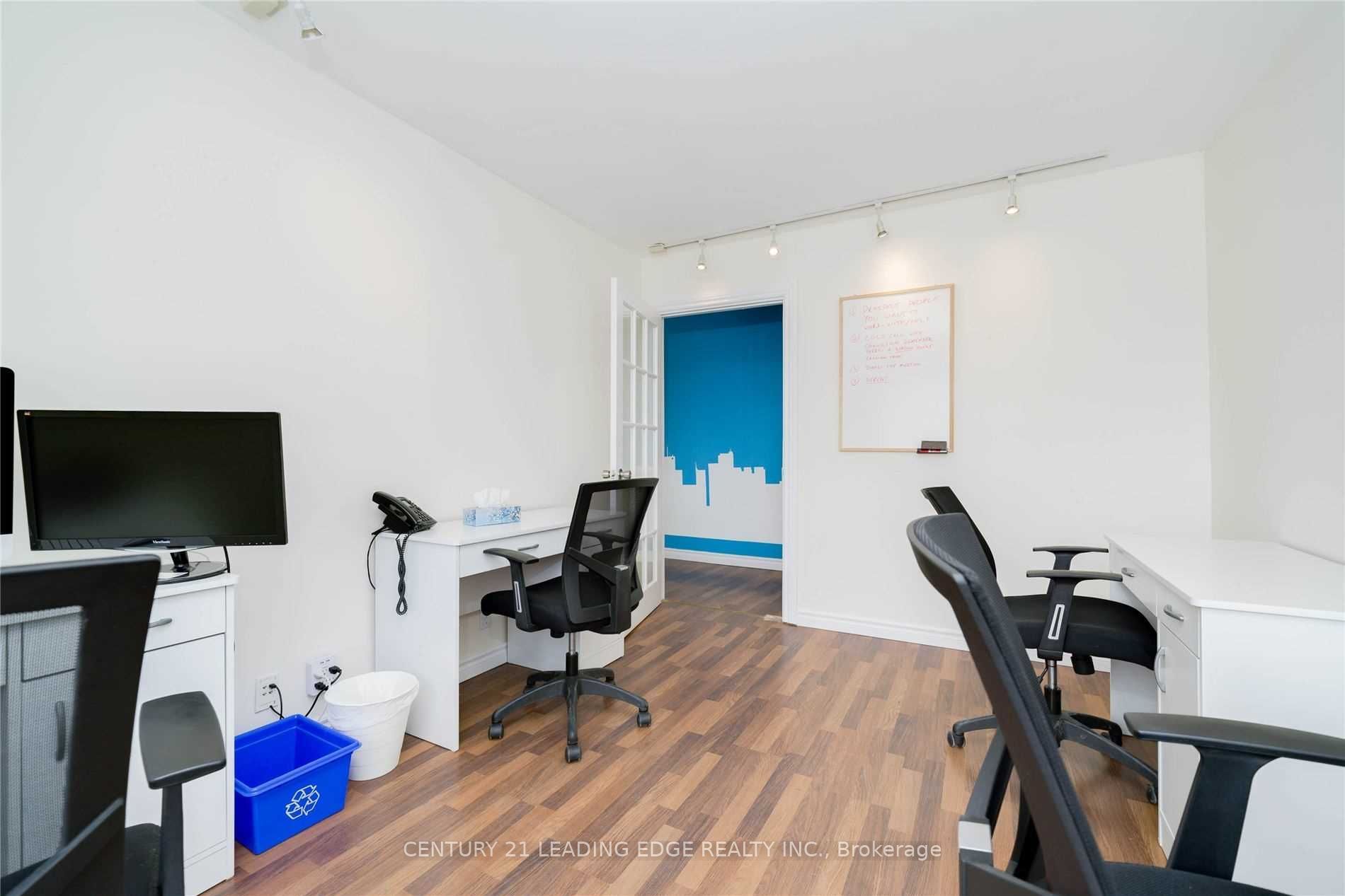 298 Gerrard Street E 2a&b Property Photo 8
