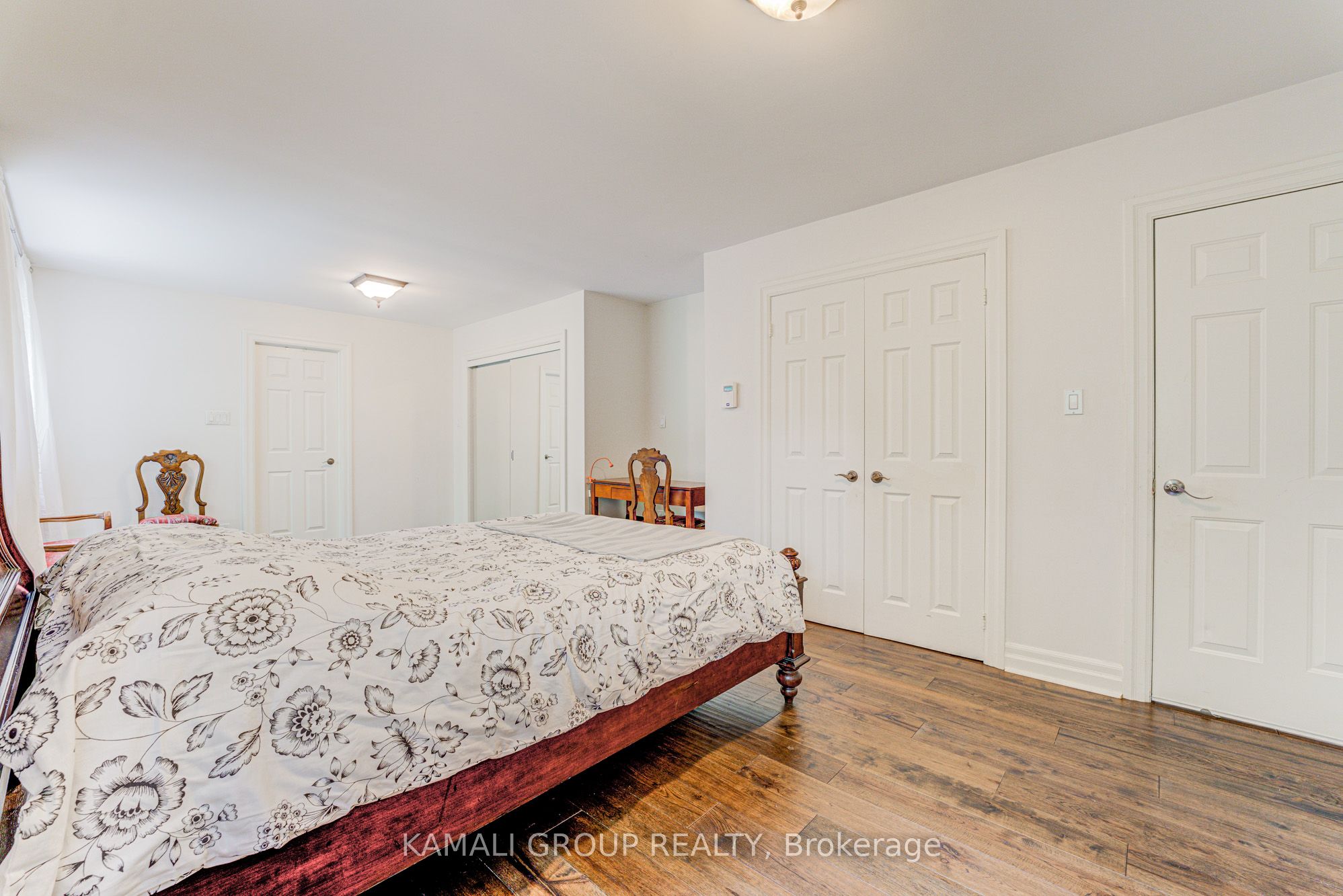 5 Caravan Drive Property Photo 9
