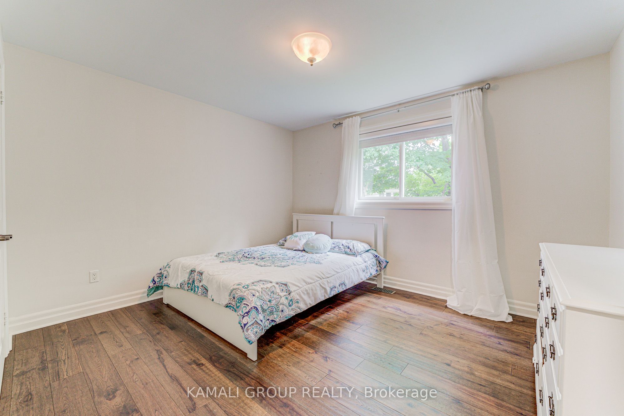 5 Caravan Drive Property Photo 12