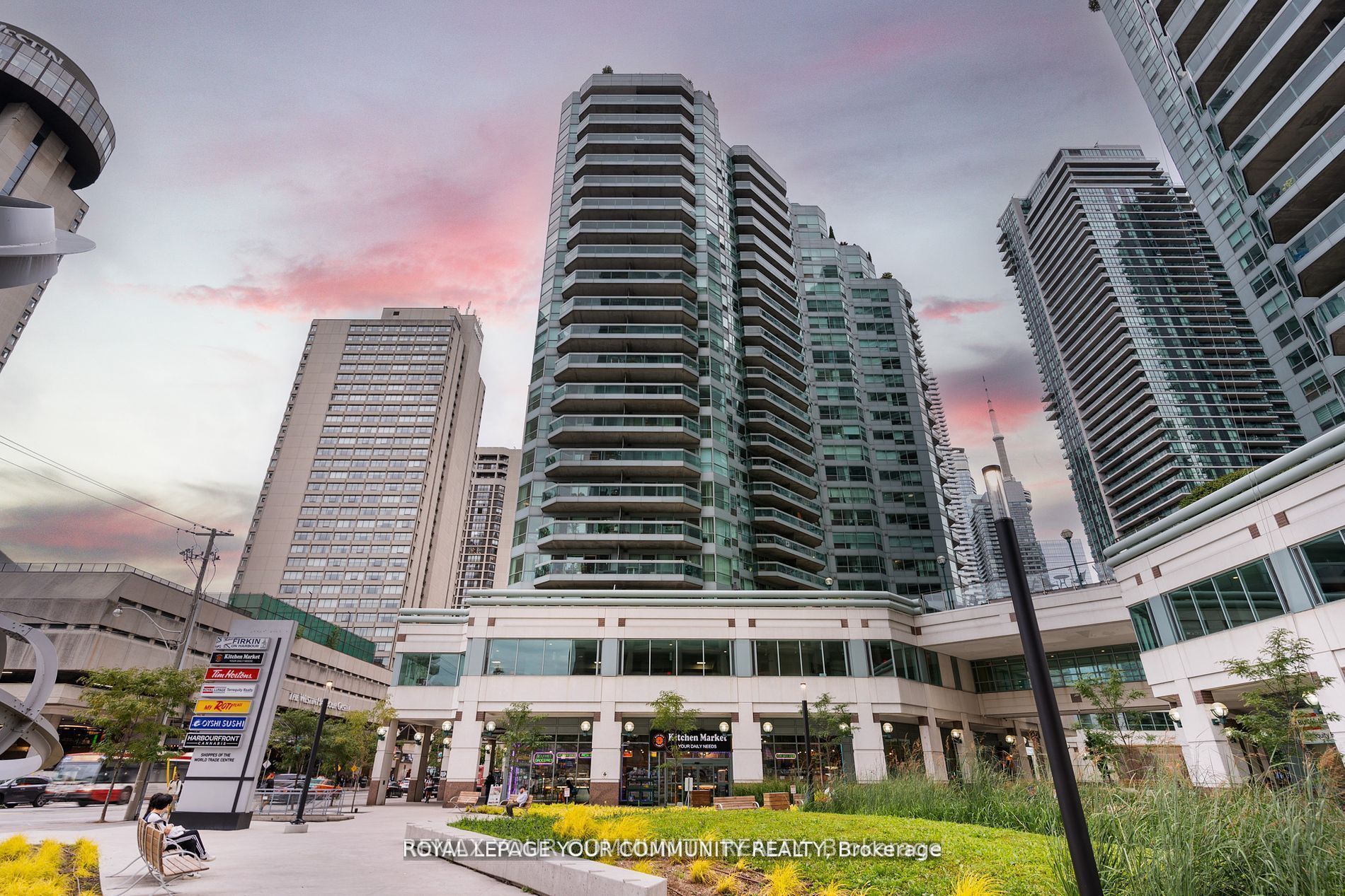 10 Queens Quay W 2402 Property Photo 1