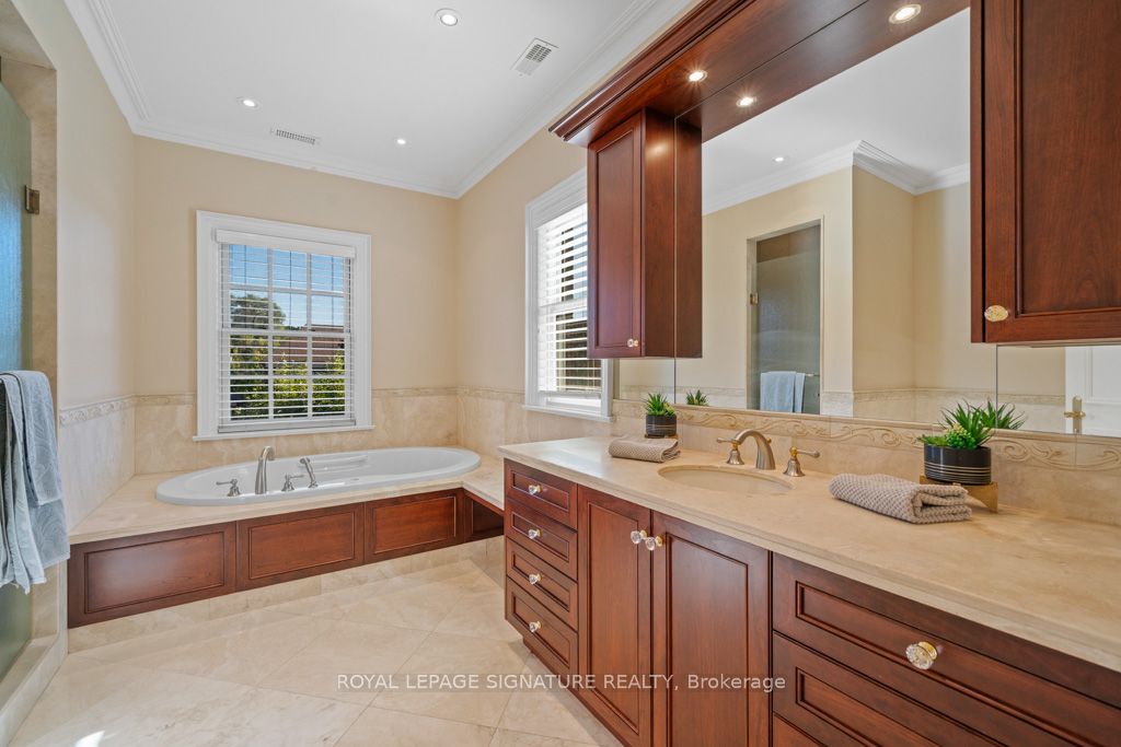 428 Glengrove Avenue Property Photo 15