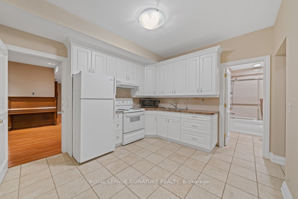 428 Glengrove Avenue Property Photo 25