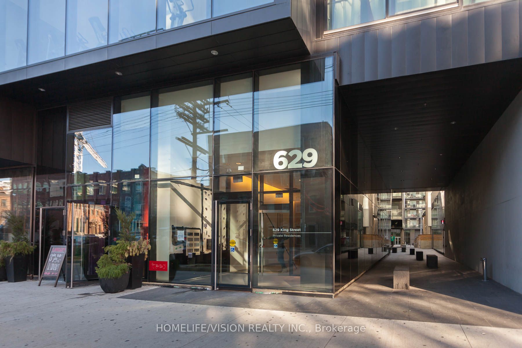 629 King Street W 323 Property Photo 2
