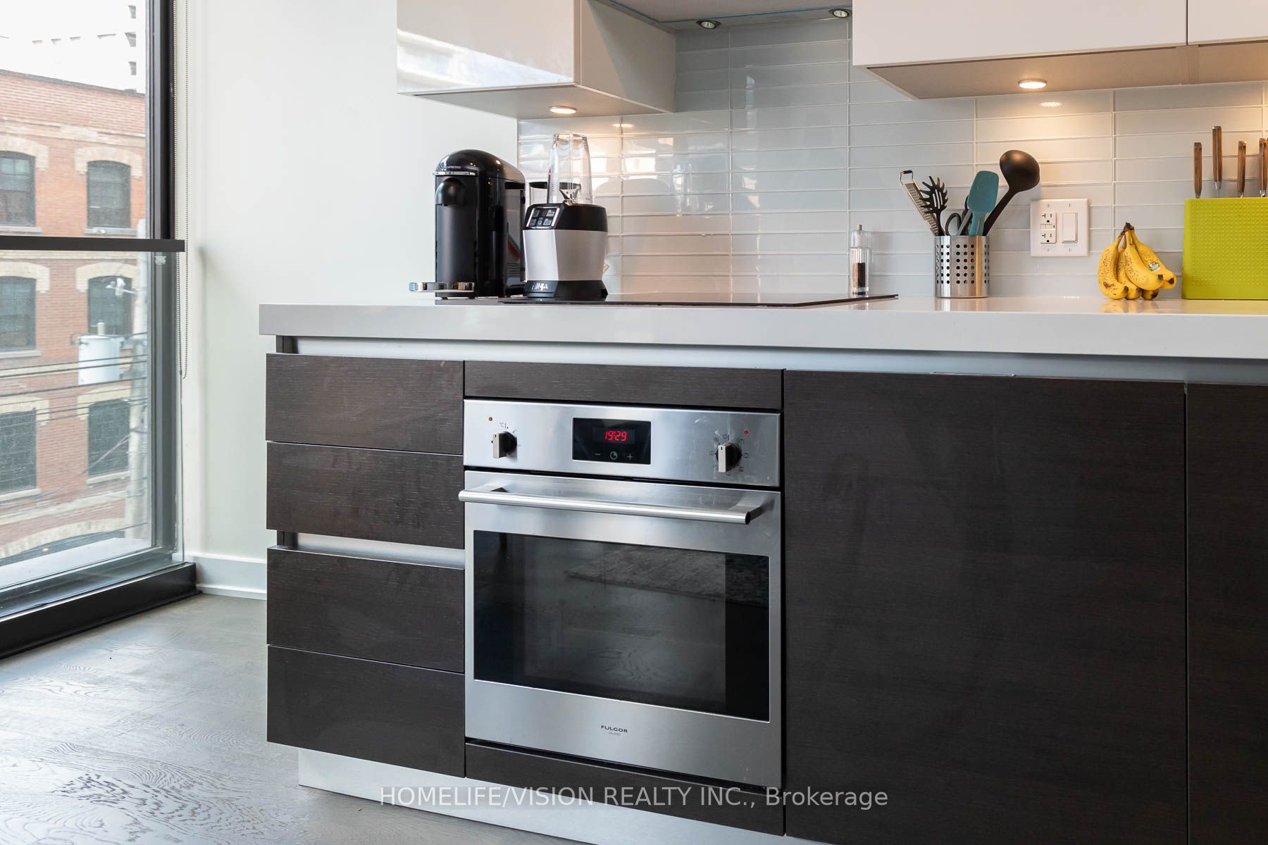 629 King Street W 323 Property Photo 8