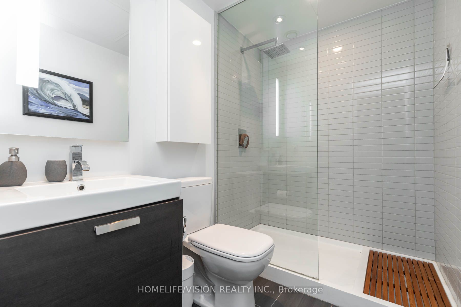 629 King Street W 323 Property Photo 13