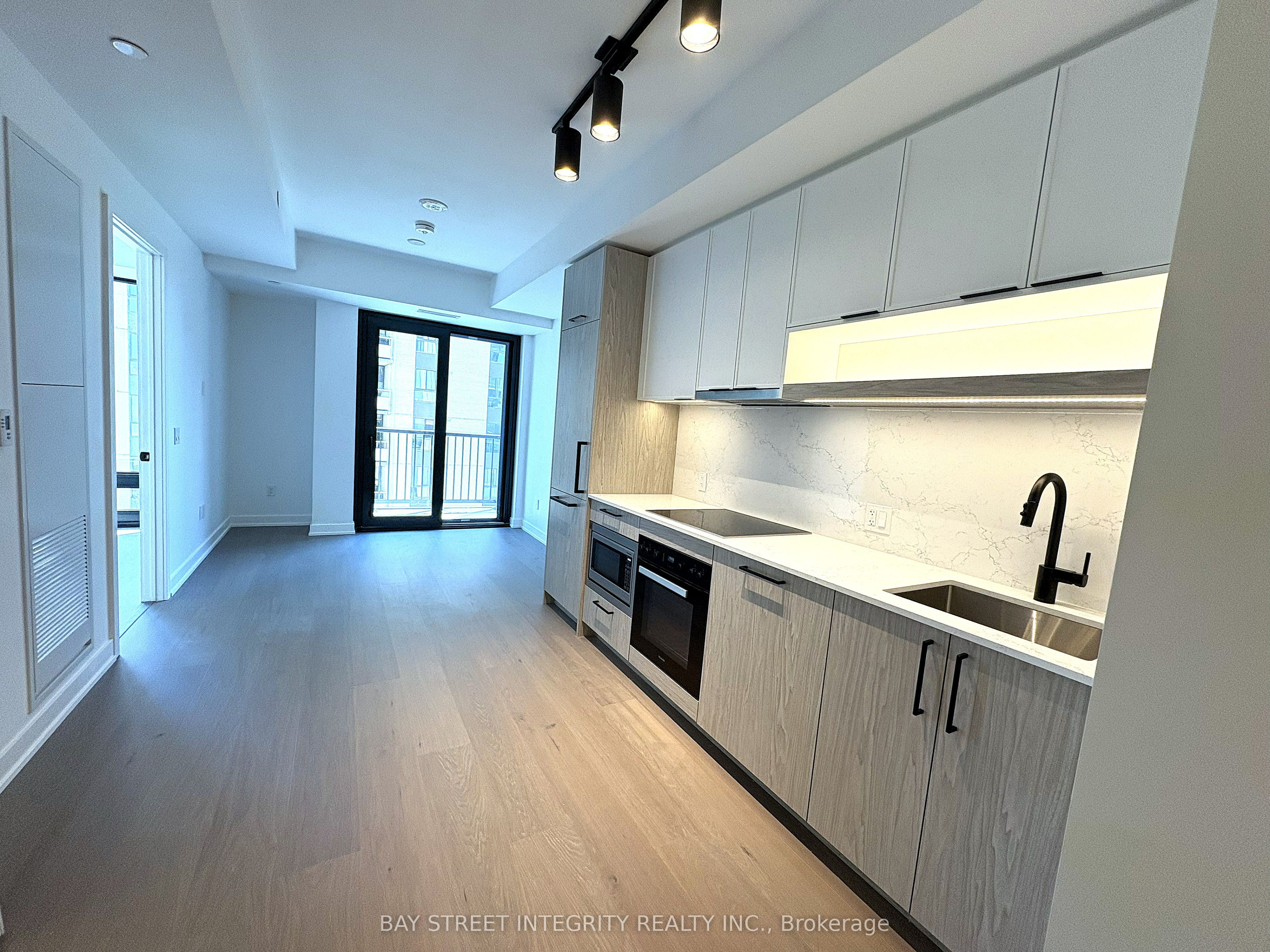 91 Montclair Avenue 1703 Property Photo 4