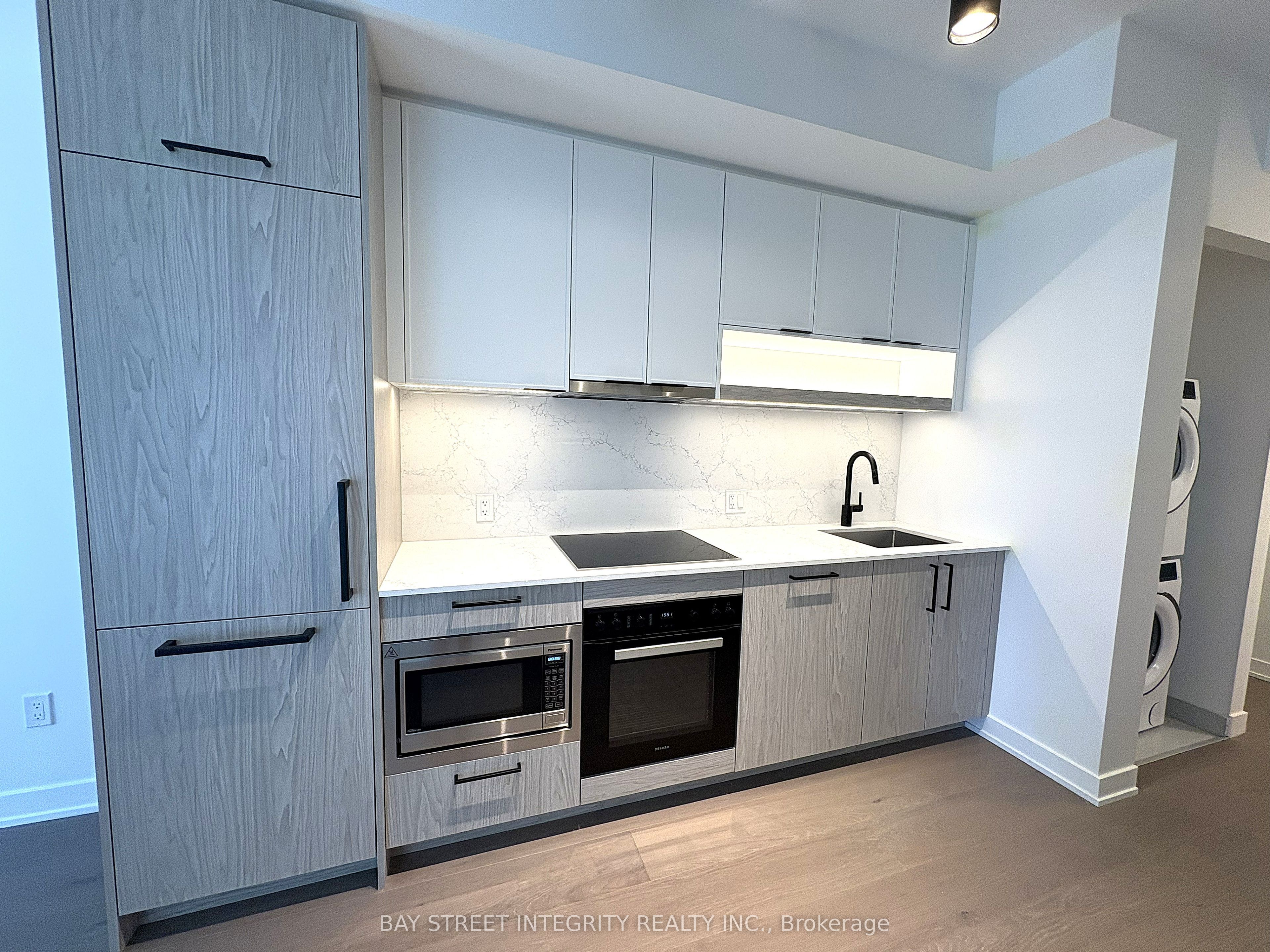 91 Montclair Avenue 1703 Property Photo 6