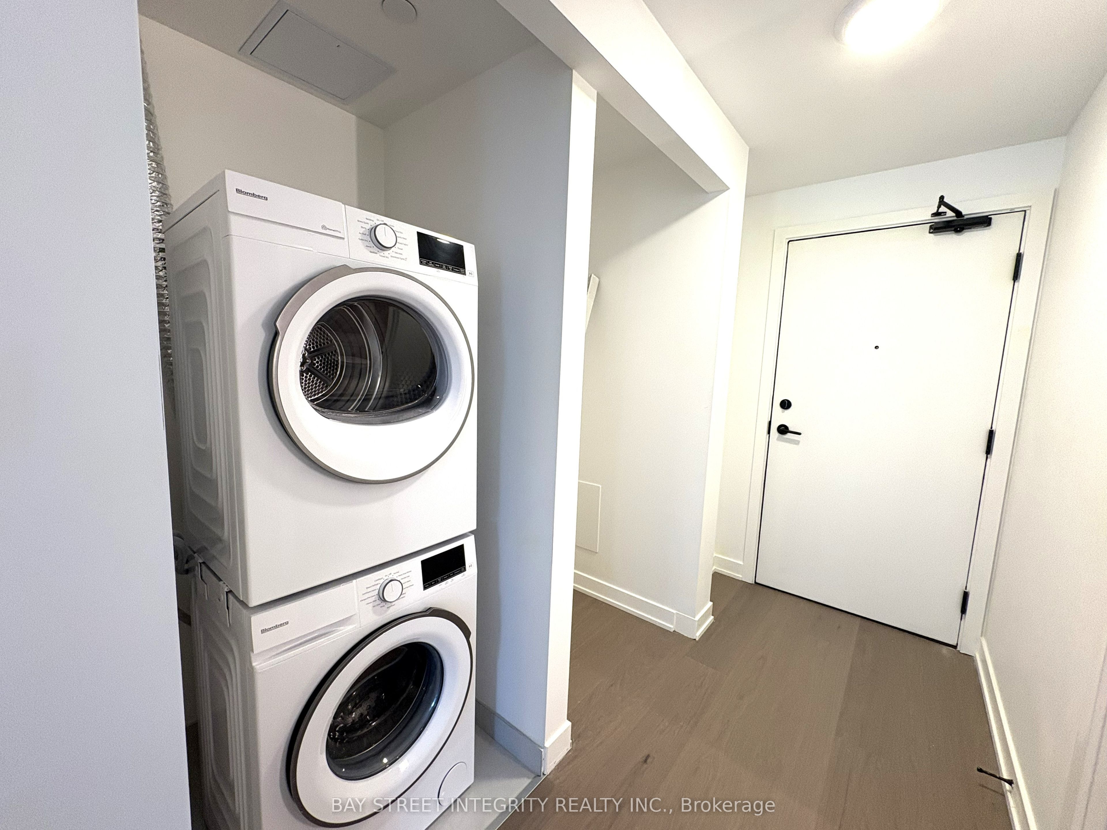 91 Montclair Avenue 1703 Property Photo 13