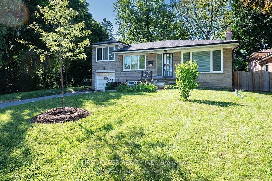 113 Holcolm Road Main Property Photo 1