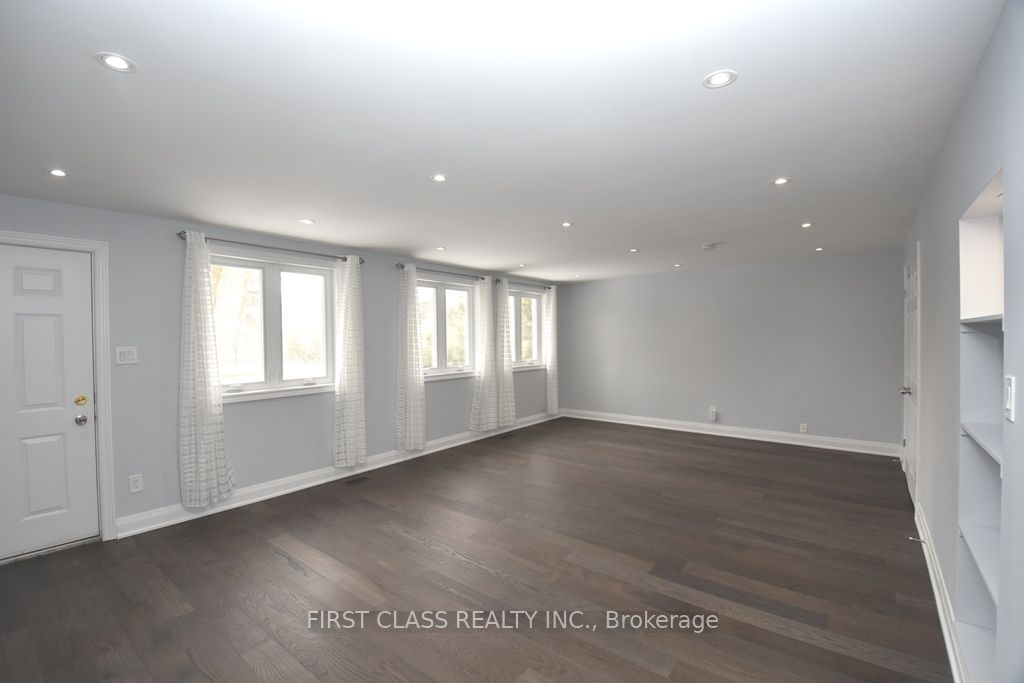 113 Holcolm Road Main Property Photo 8
