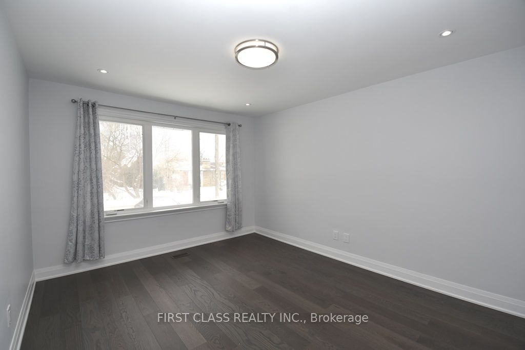 113 Holcolm Road Main Property Photo 11