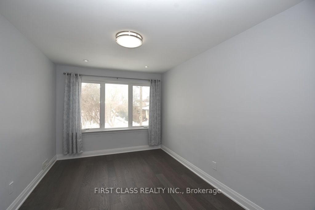 113 Holcolm Road Main Property Photo 16