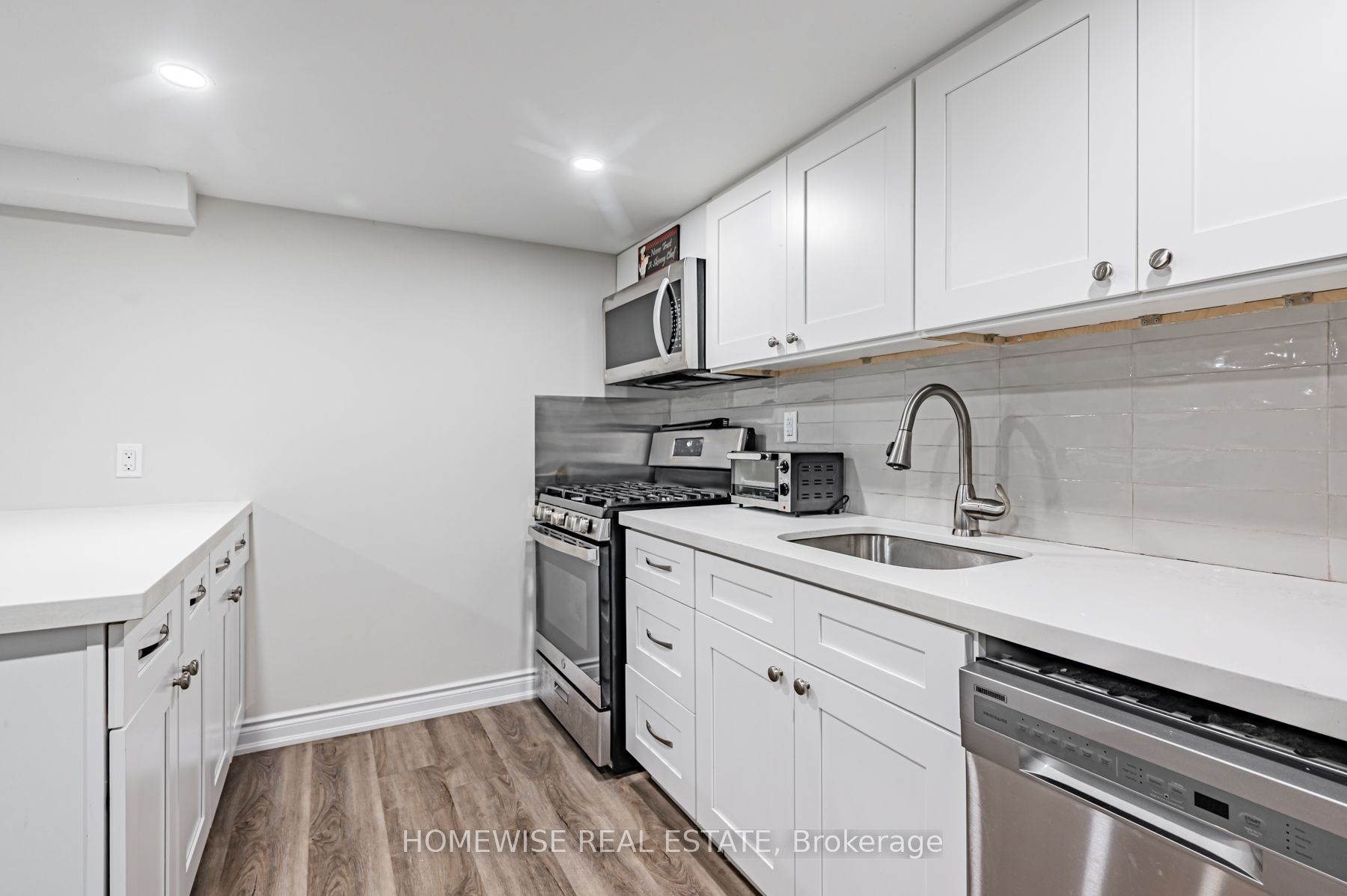 68 Fairleigh Crescent Lower Property Photo 6