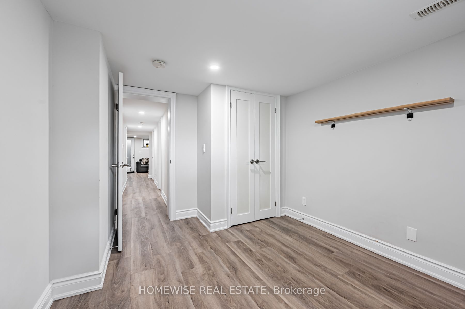 68 Fairleigh Crescent Lower Property Photo 10