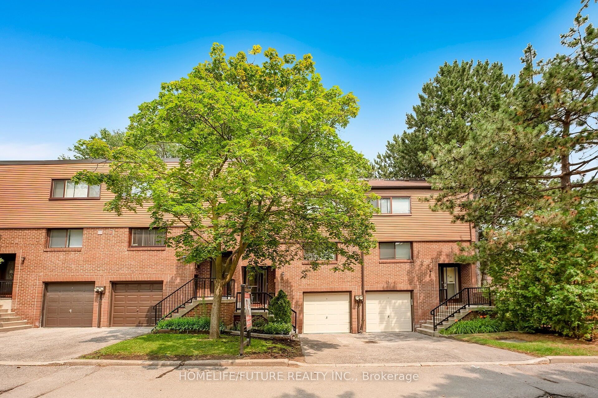 17 Song Meadoway Property Photo 2