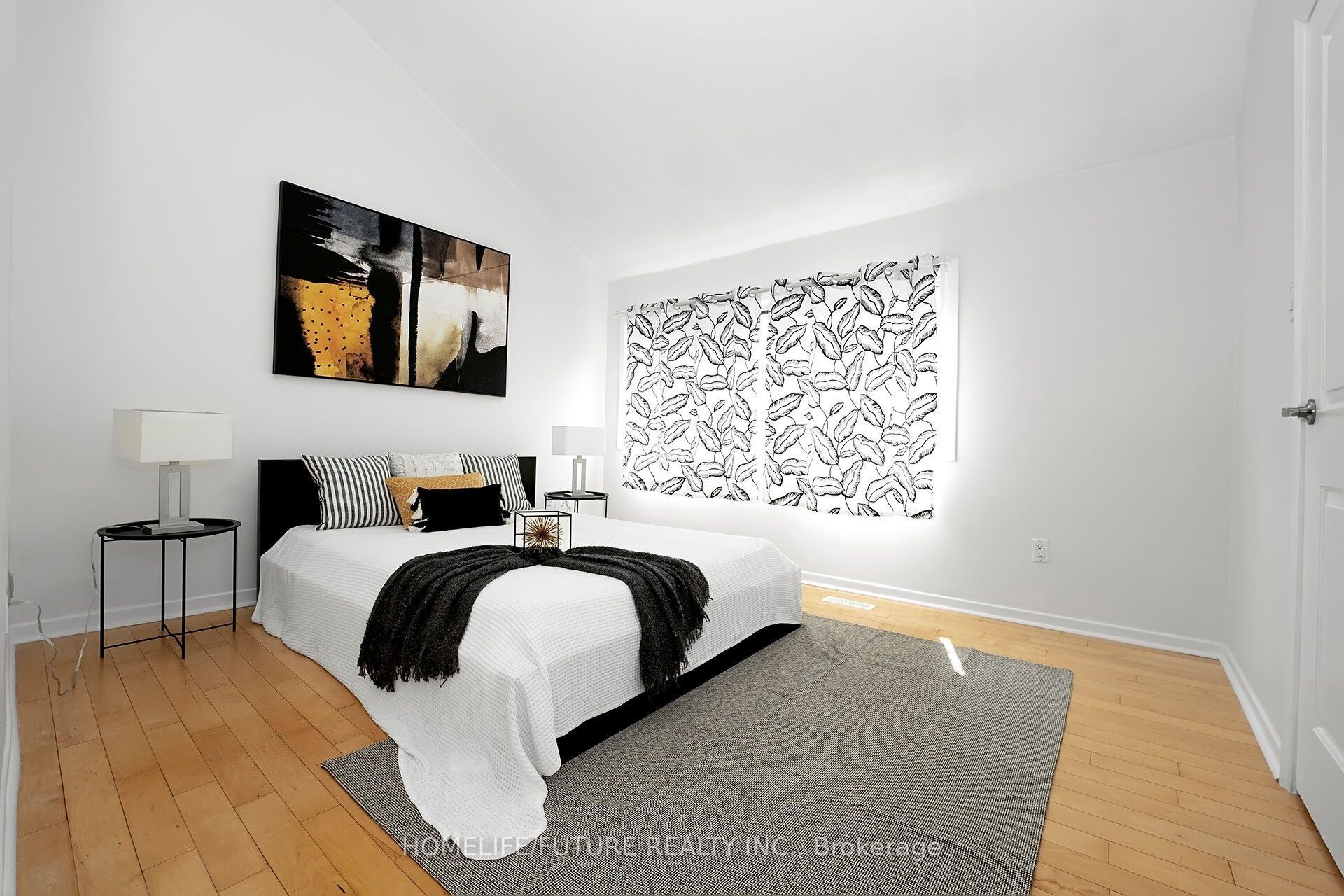 17 Song Meadoway Property Photo 6