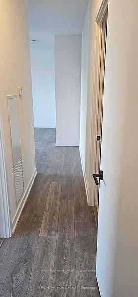108 Peter Street 1702 Property Photo 2
