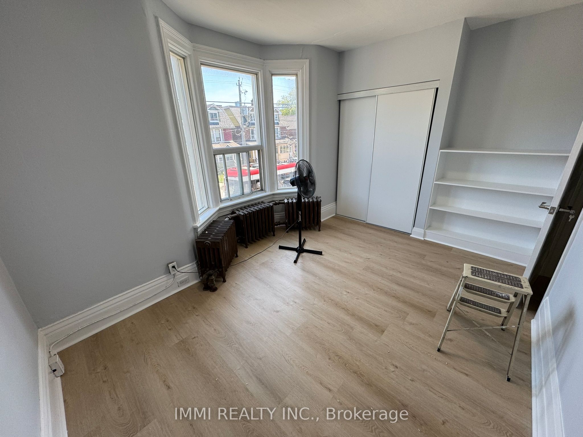 618 Bathurst Street 201 Property Photo 3