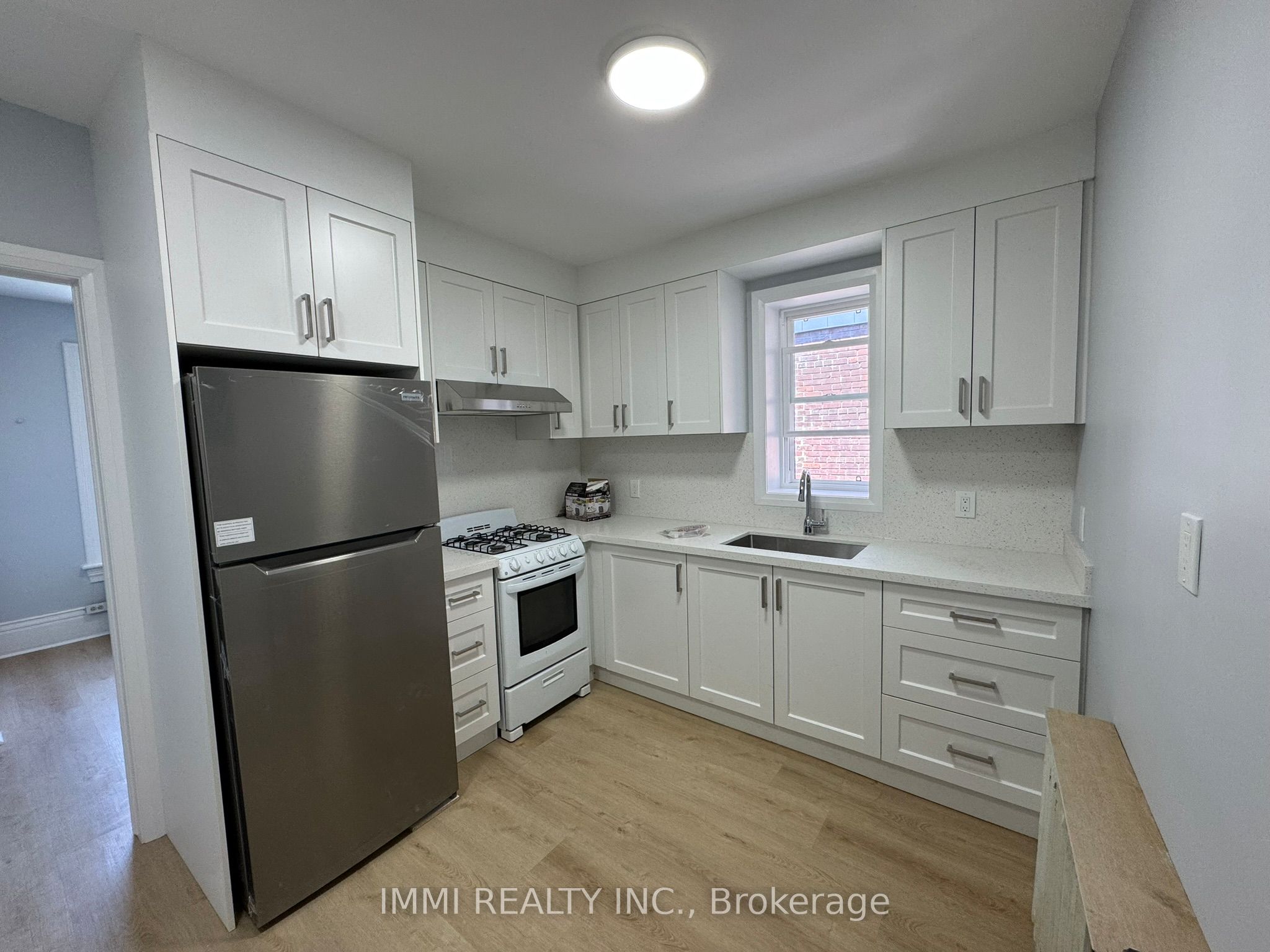 618 Bathurst Street 201 Property Photo 4