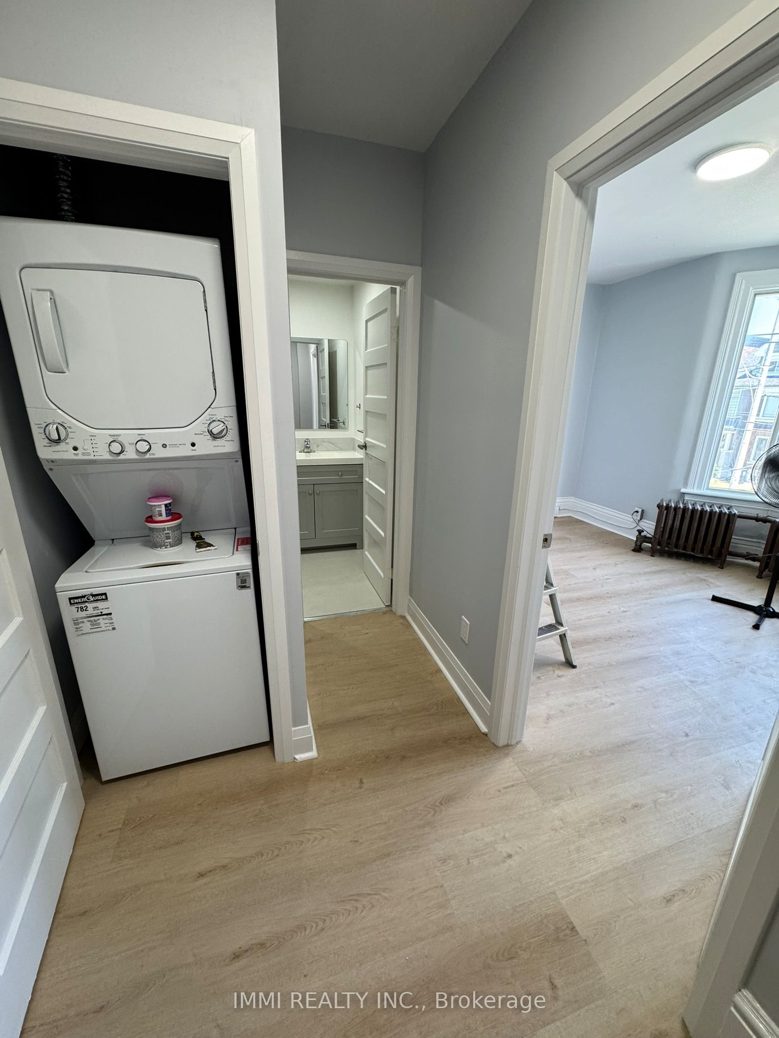 618 Bathurst Street 202 Property Photo 5