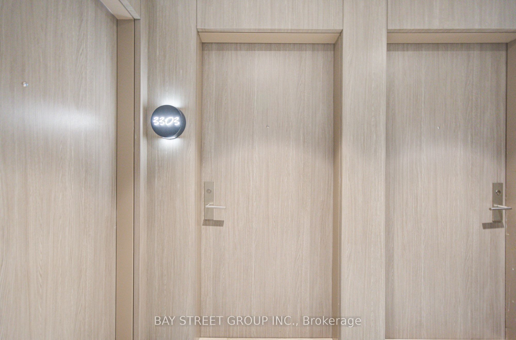 161 Roehampton Avenue 3303 Property Photo 5