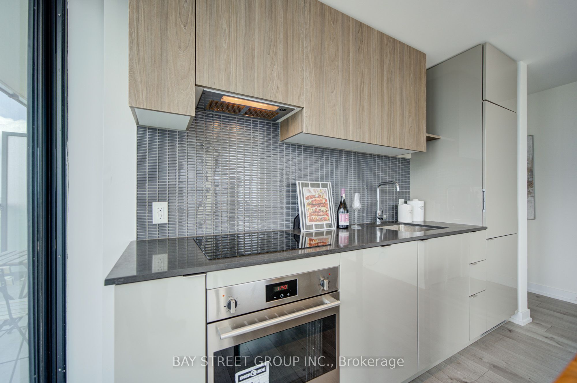 161 Roehampton Avenue 3303 Property Photo 12