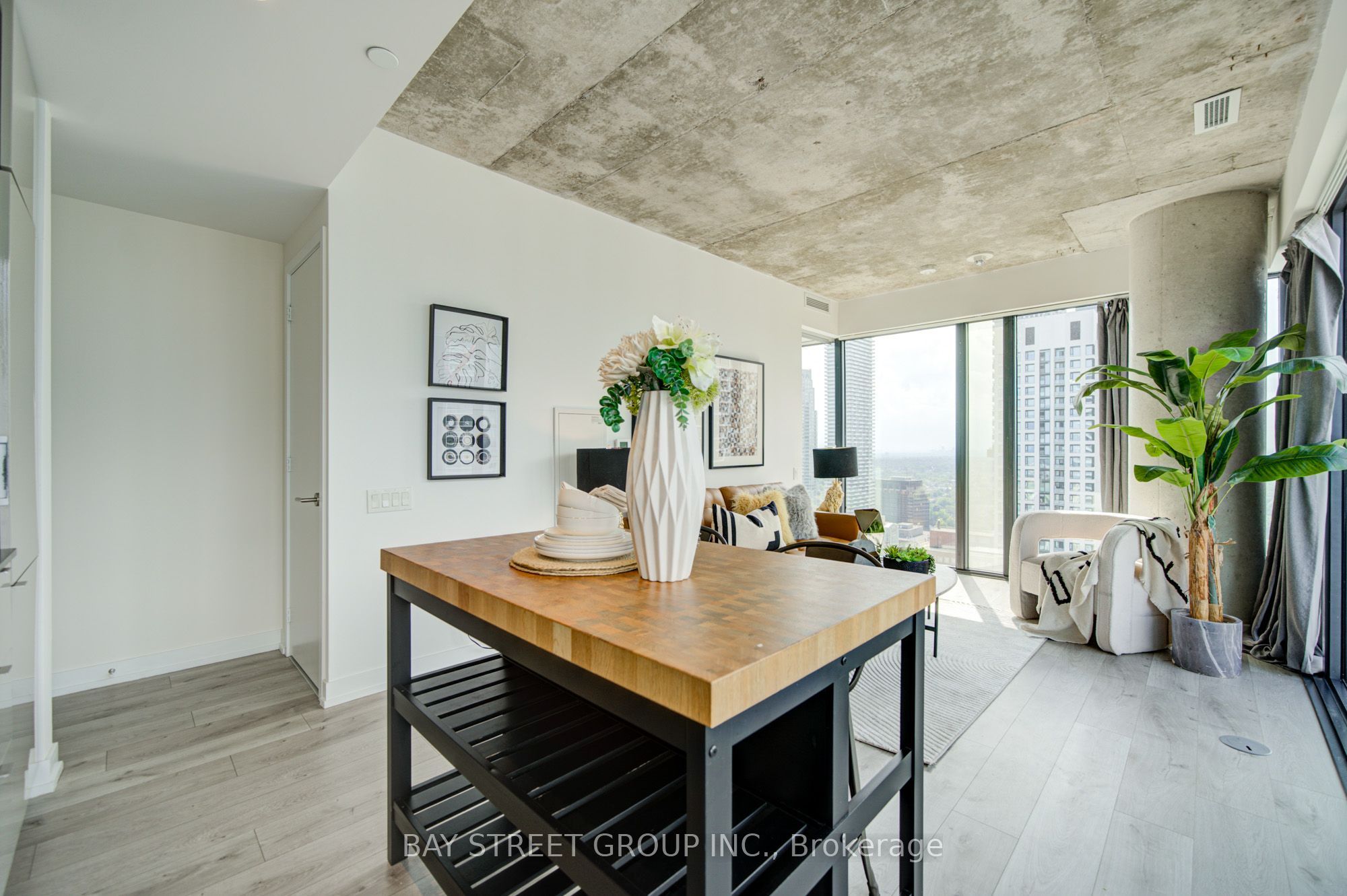161 Roehampton Avenue 3303 Property Photo 13