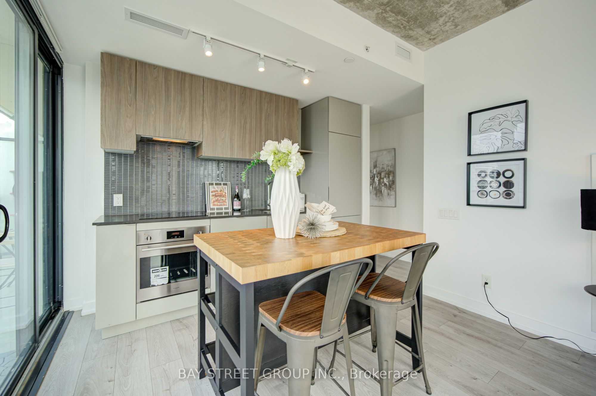 161 Roehampton Avenue 3303 Property Photo 14