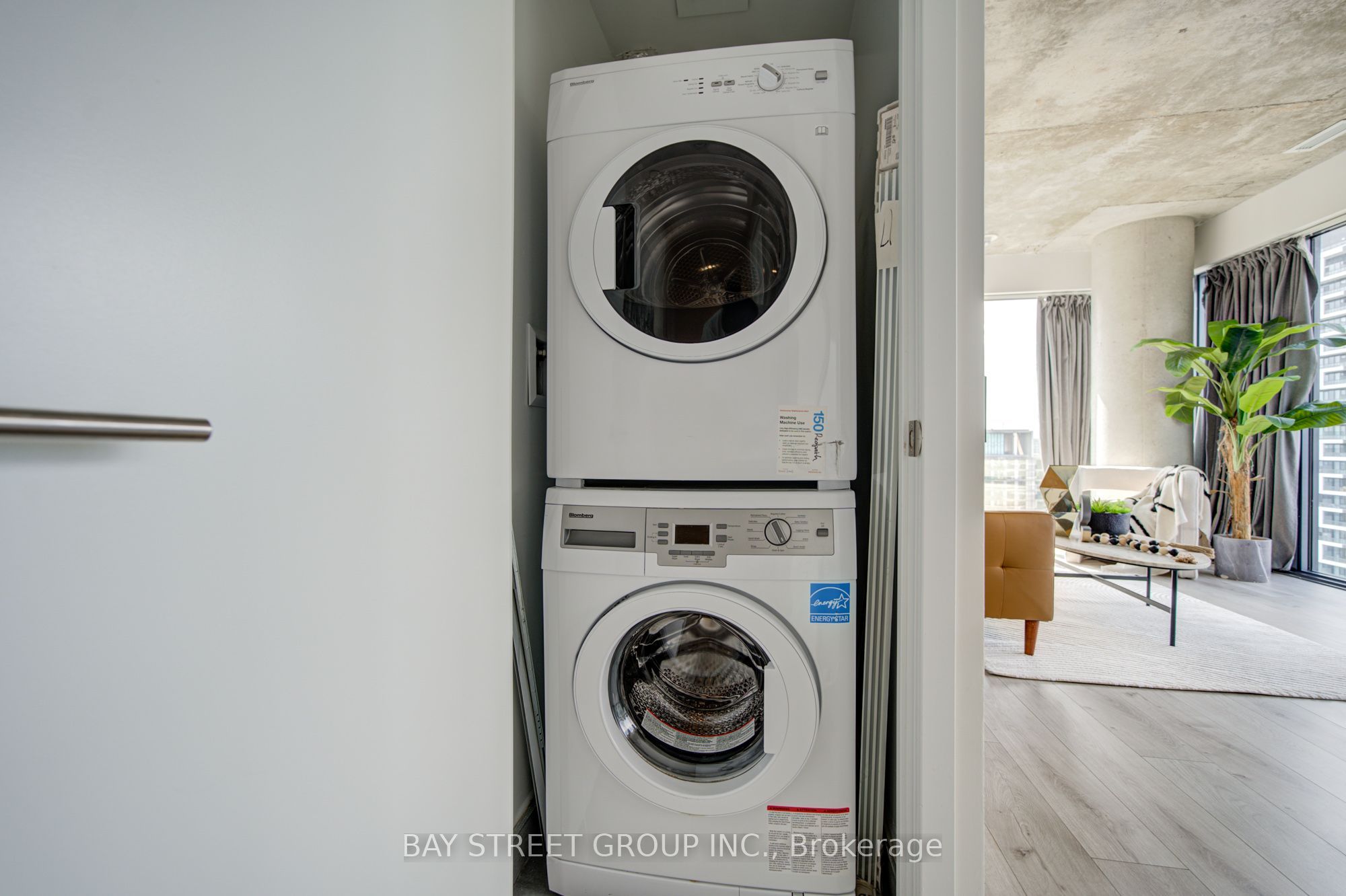 161 Roehampton Avenue 3303 Property Photo 34