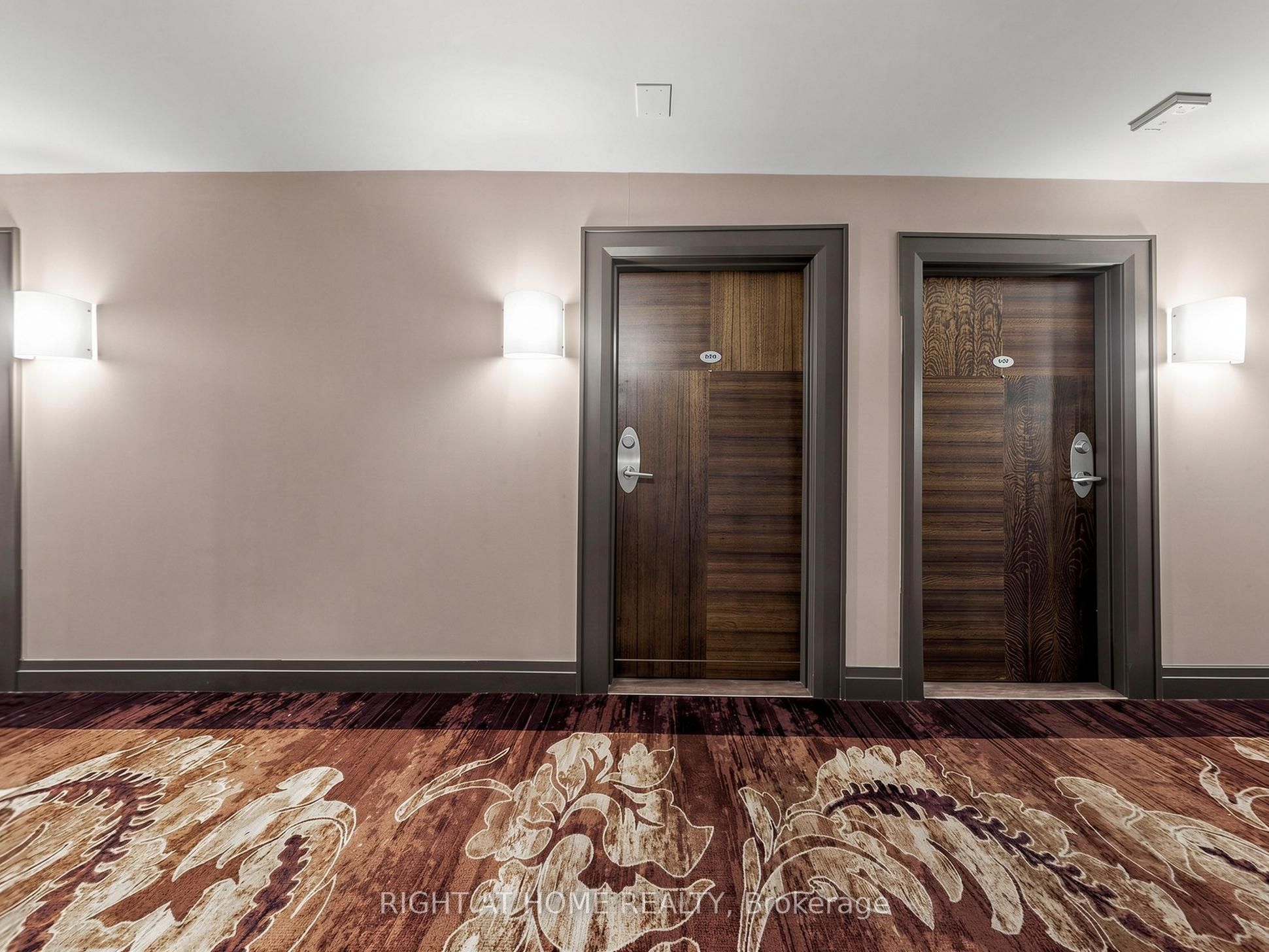 8 Rean Drive 606 Property Photo 3