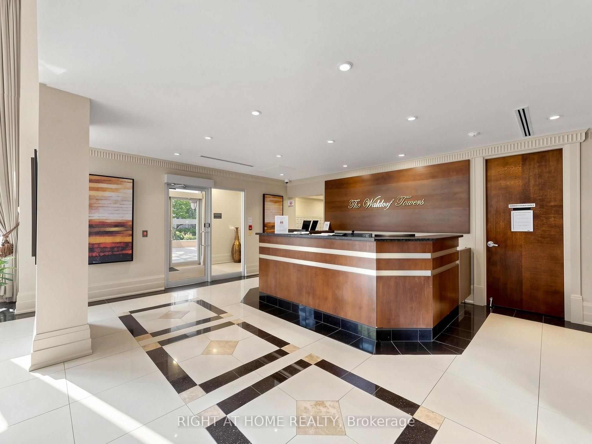 8 Rean Drive 606 Property Photo 7