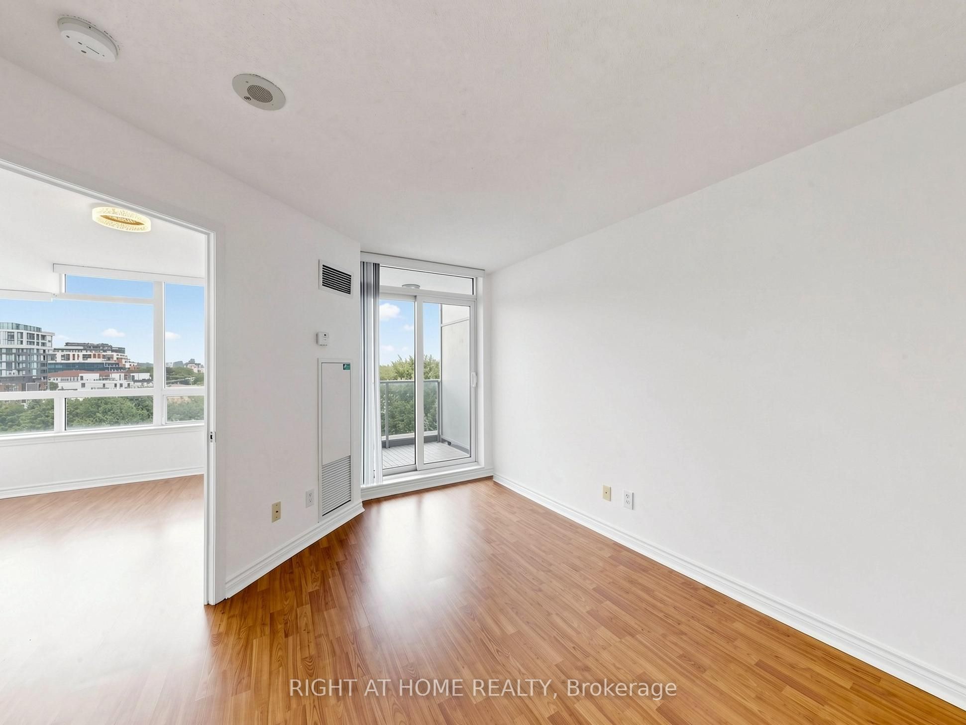 8 Rean Drive 606 Property Photo 14