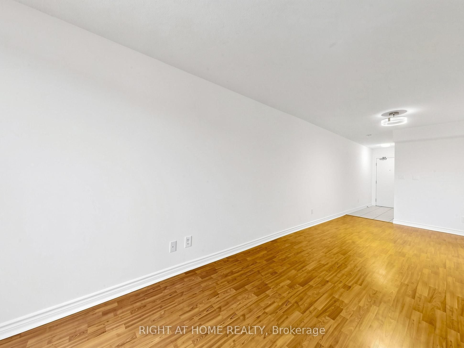 8 Rean Drive 606 Property Photo 16