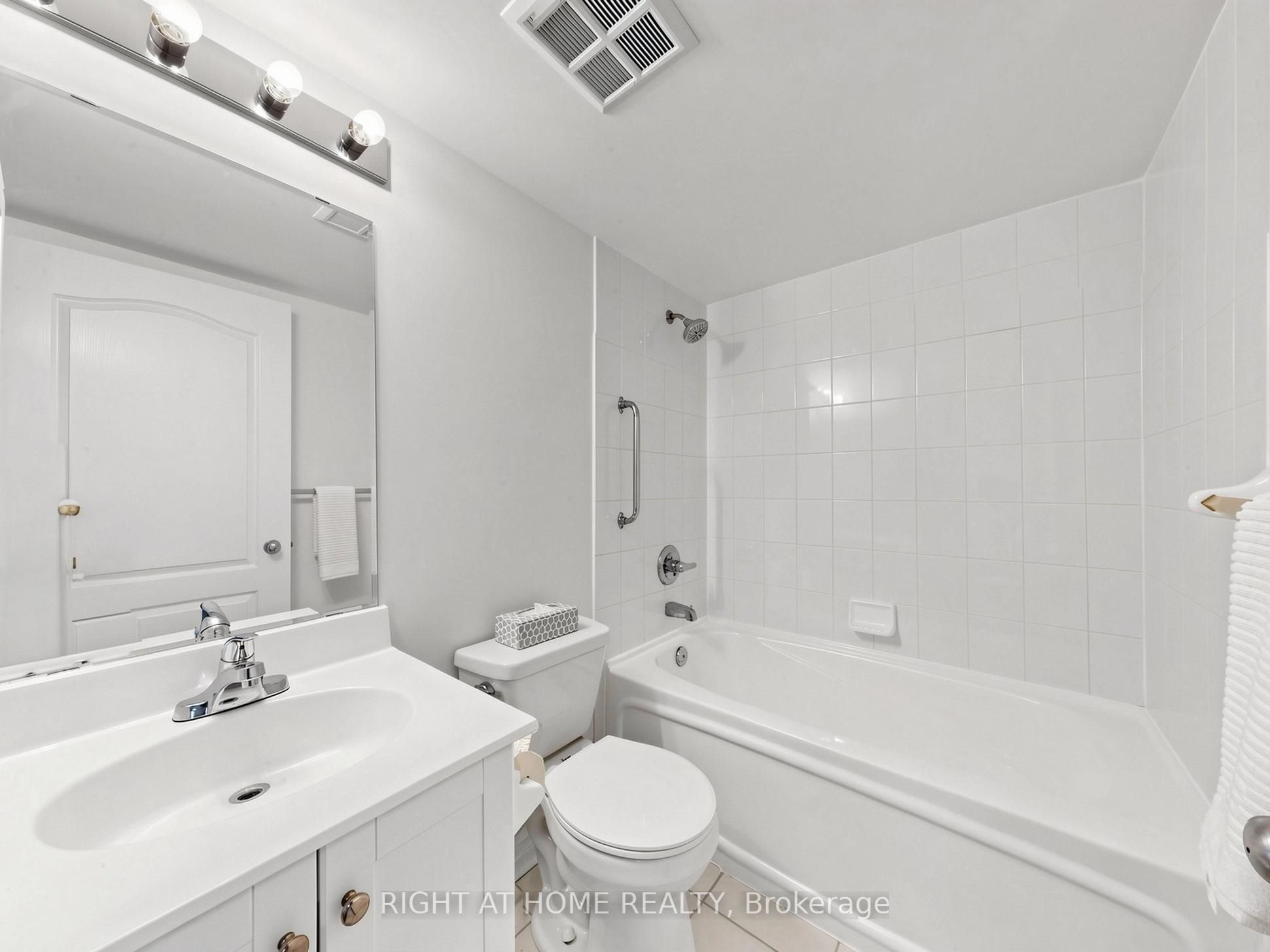 8 Rean Drive 606 Property Photo 32