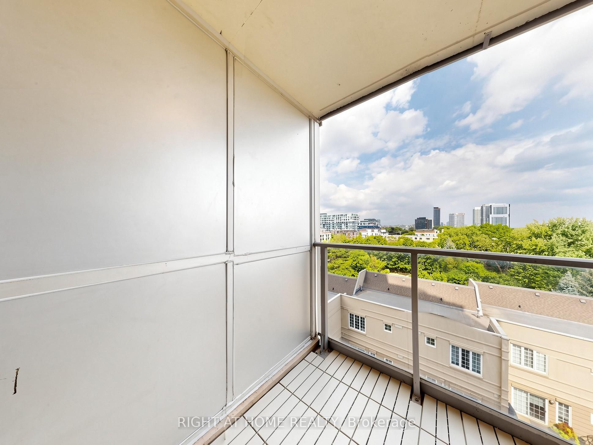 8 Rean Drive 606 Property Photo 35