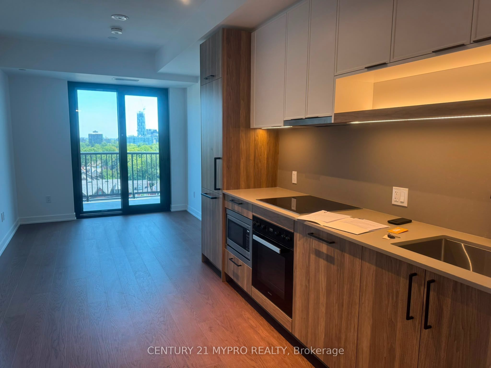 89 Montclair Avenue 1619 Property Photo 3