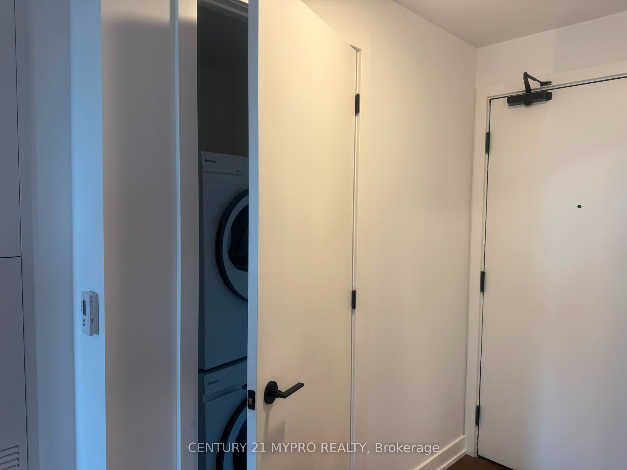 89 Montclair Avenue 1619 Property Photo 8