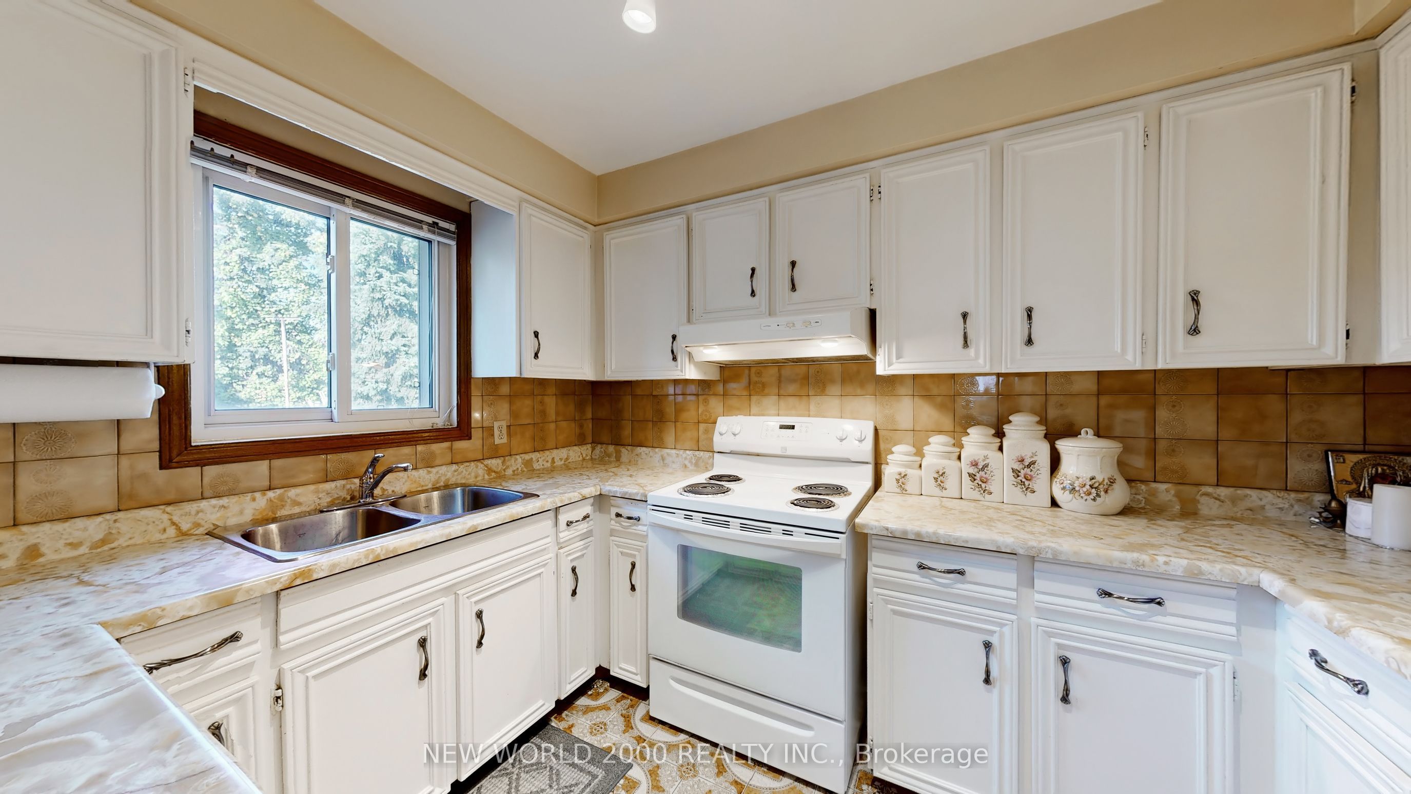 17 Squirewood Road Property Photo 13
