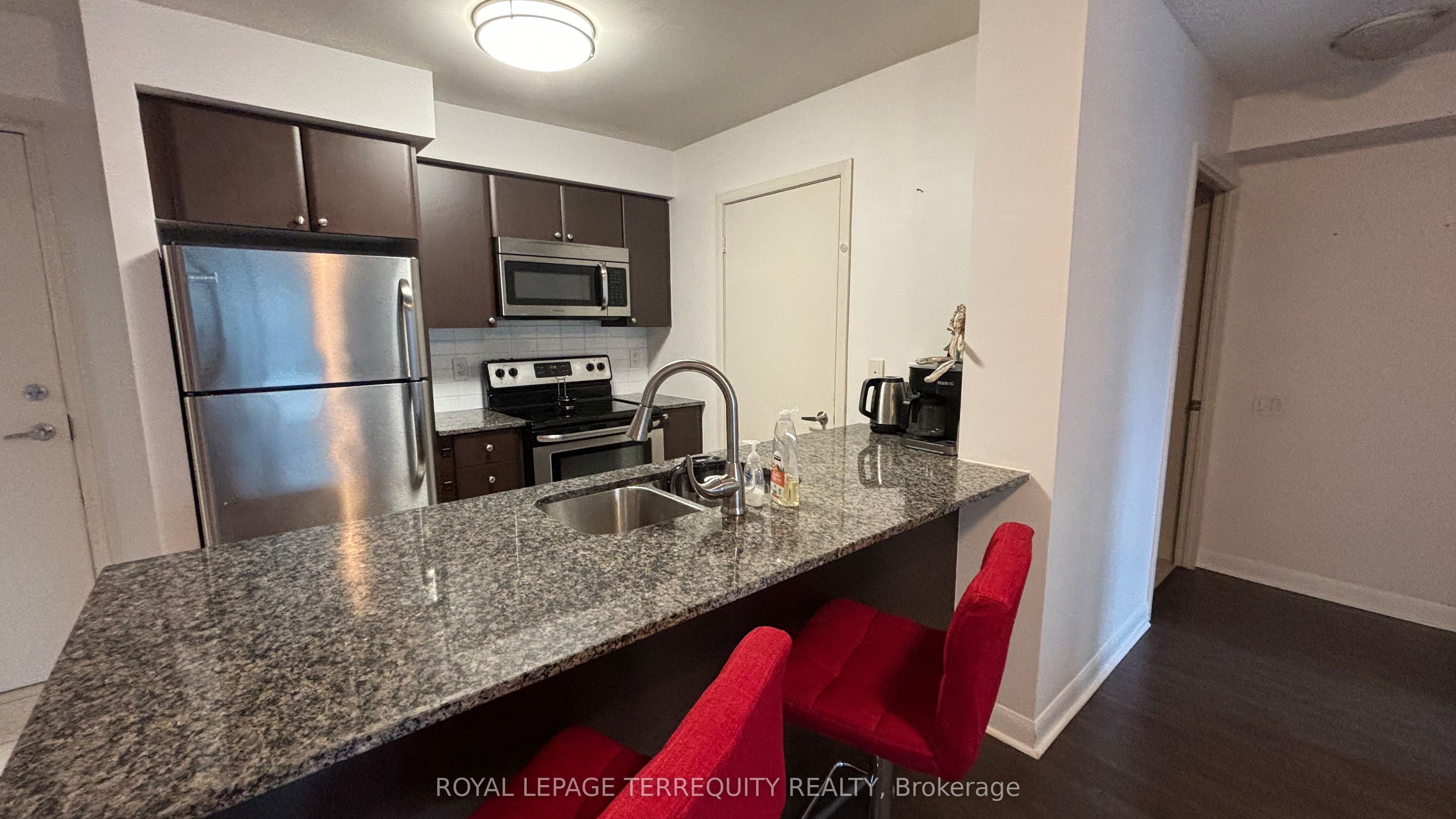525 Wilson Avenue 835 Property Photo 8
