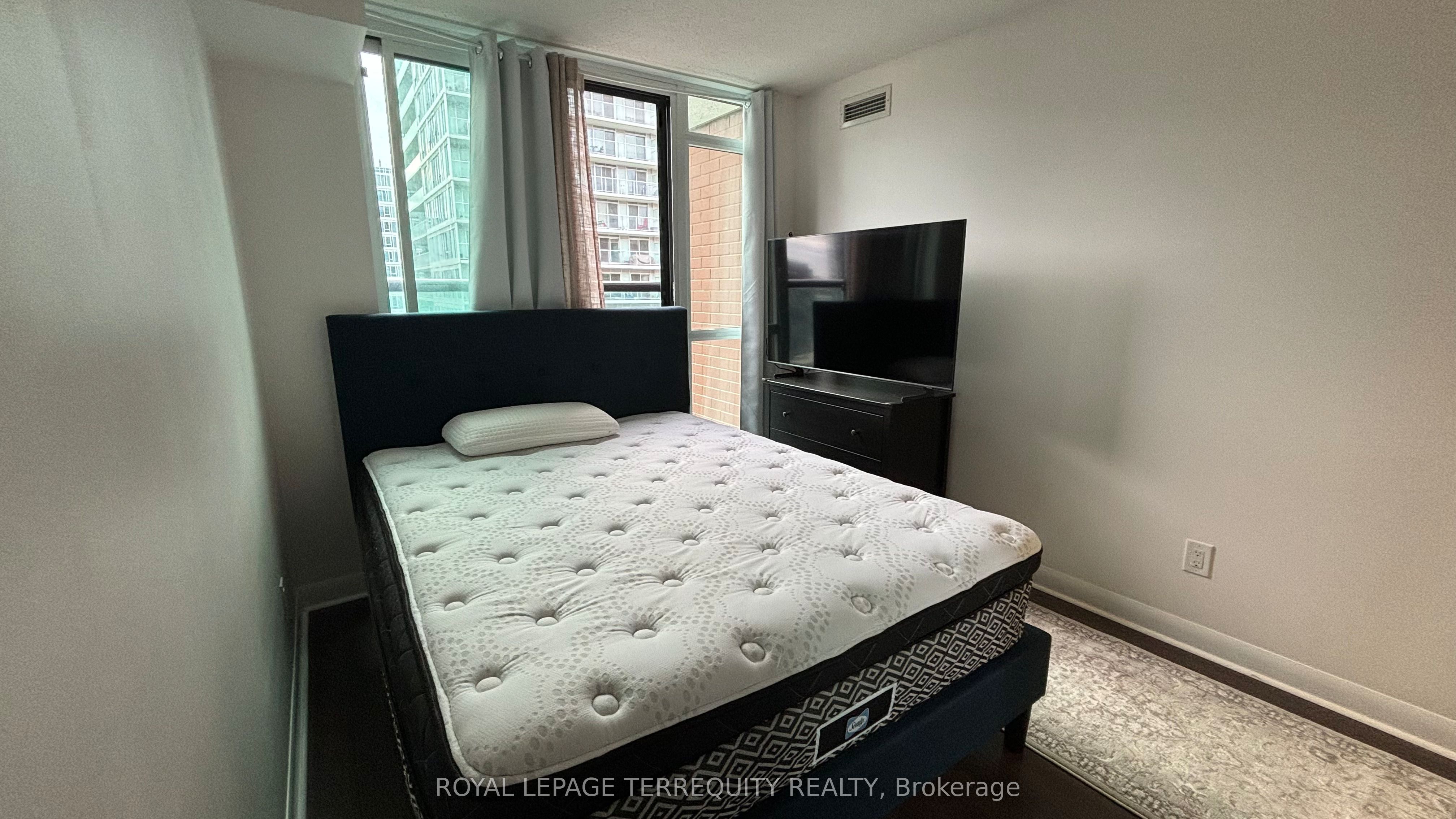 525 Wilson Avenue 835 Property Photo 16