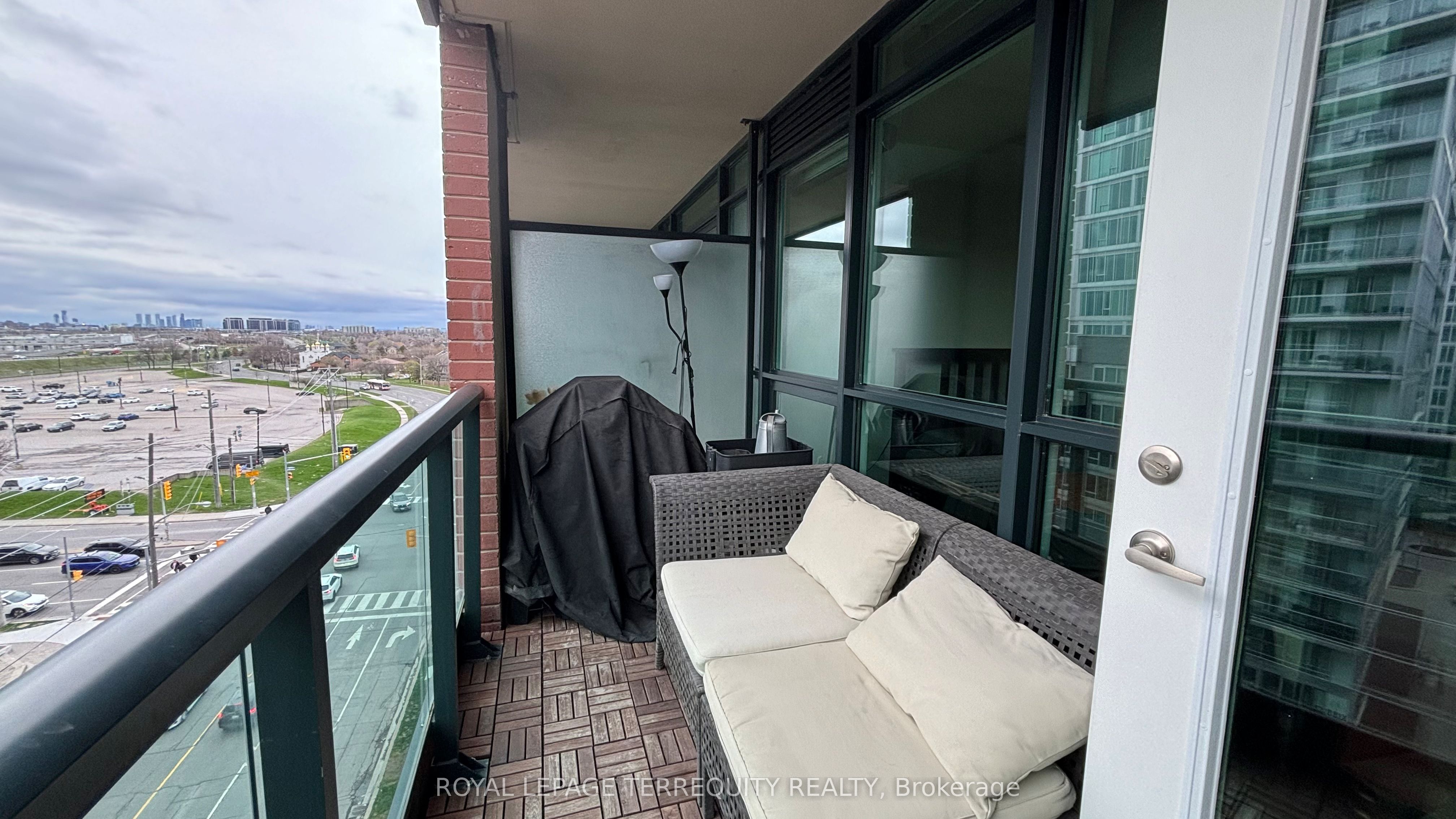 525 Wilson Avenue 835 Property Photo 17