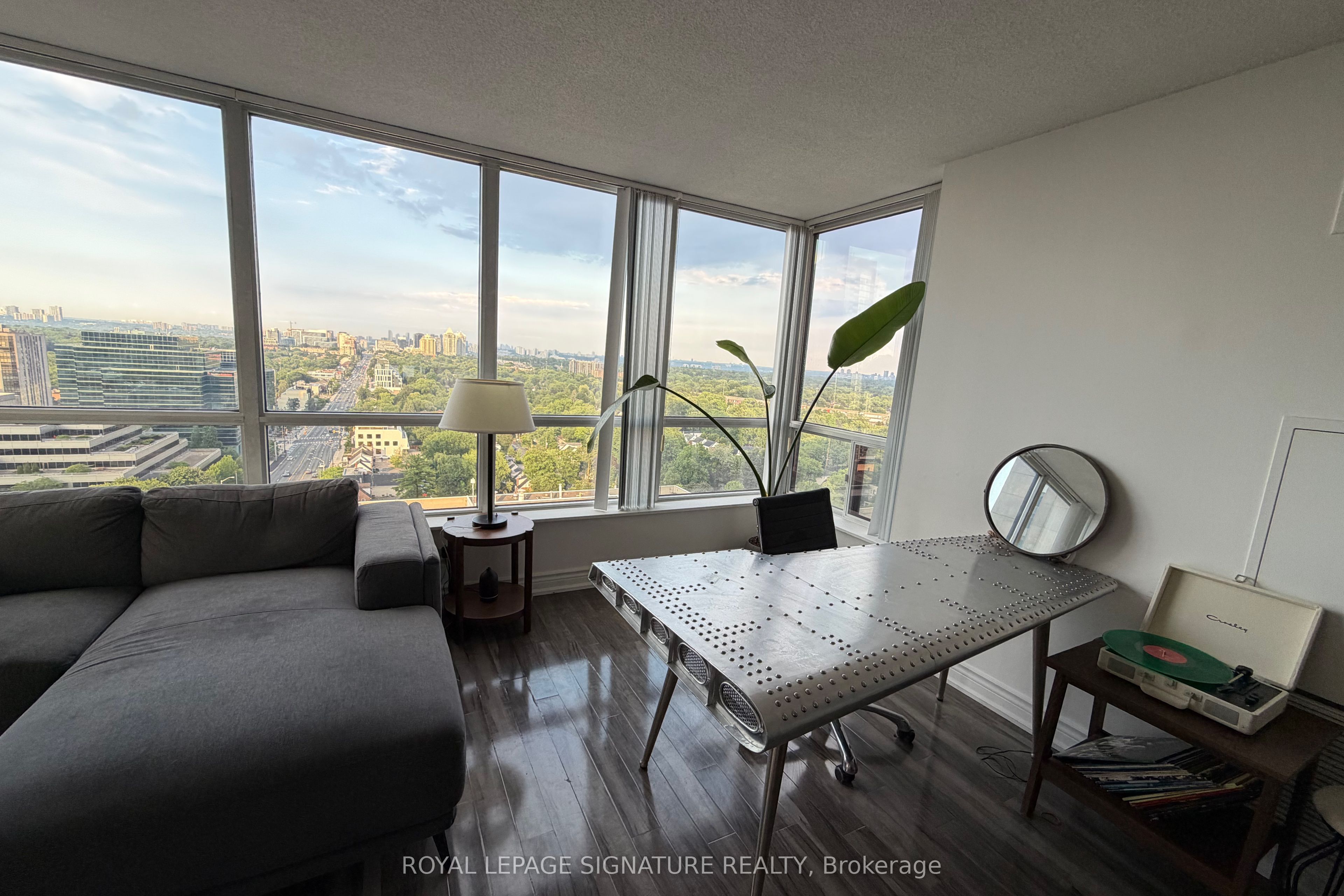 33 Sheppard Avenue E 2210 Property Photo 4