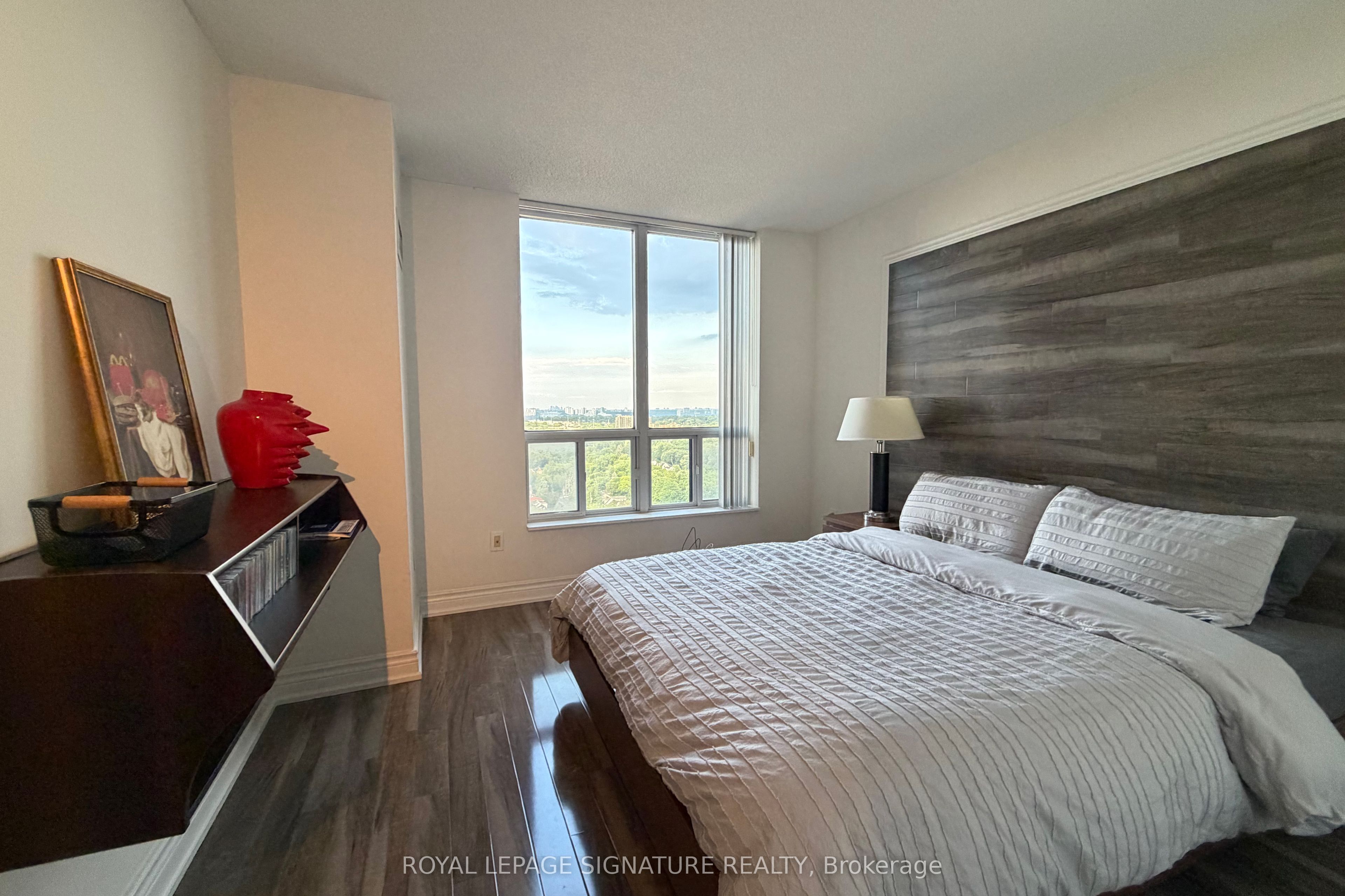 33 Sheppard Avenue E 2210 Property Photo 9
