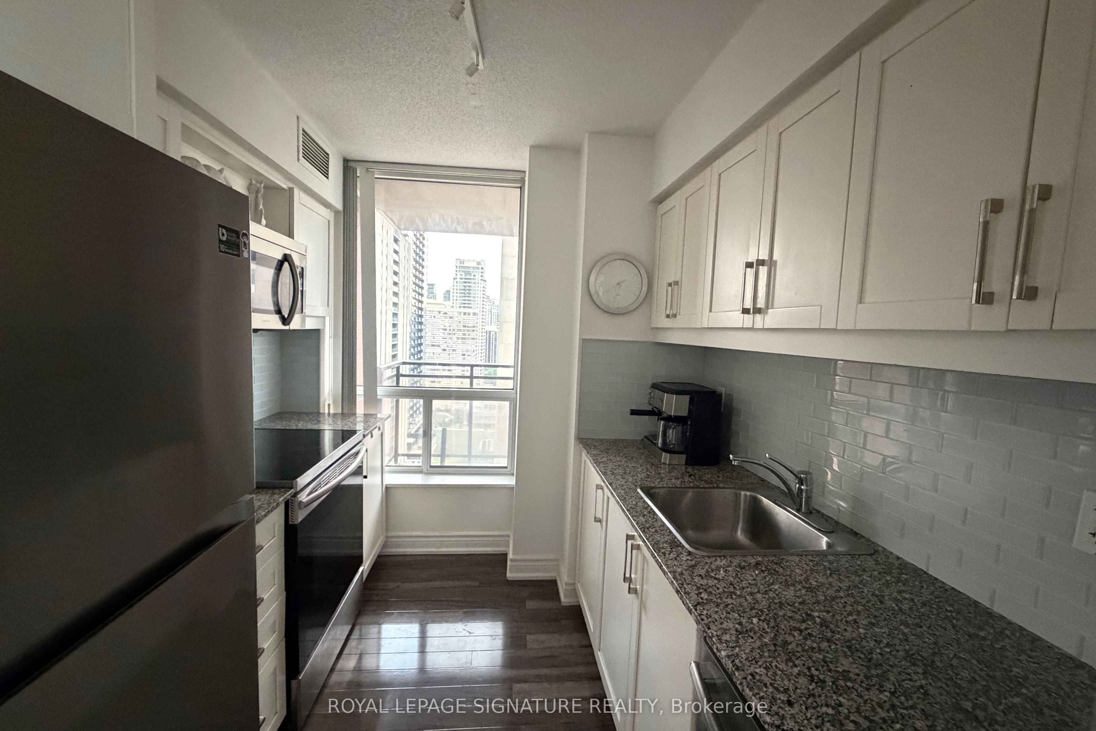 33 Sheppard Avenue E 2210 Property Photo 14