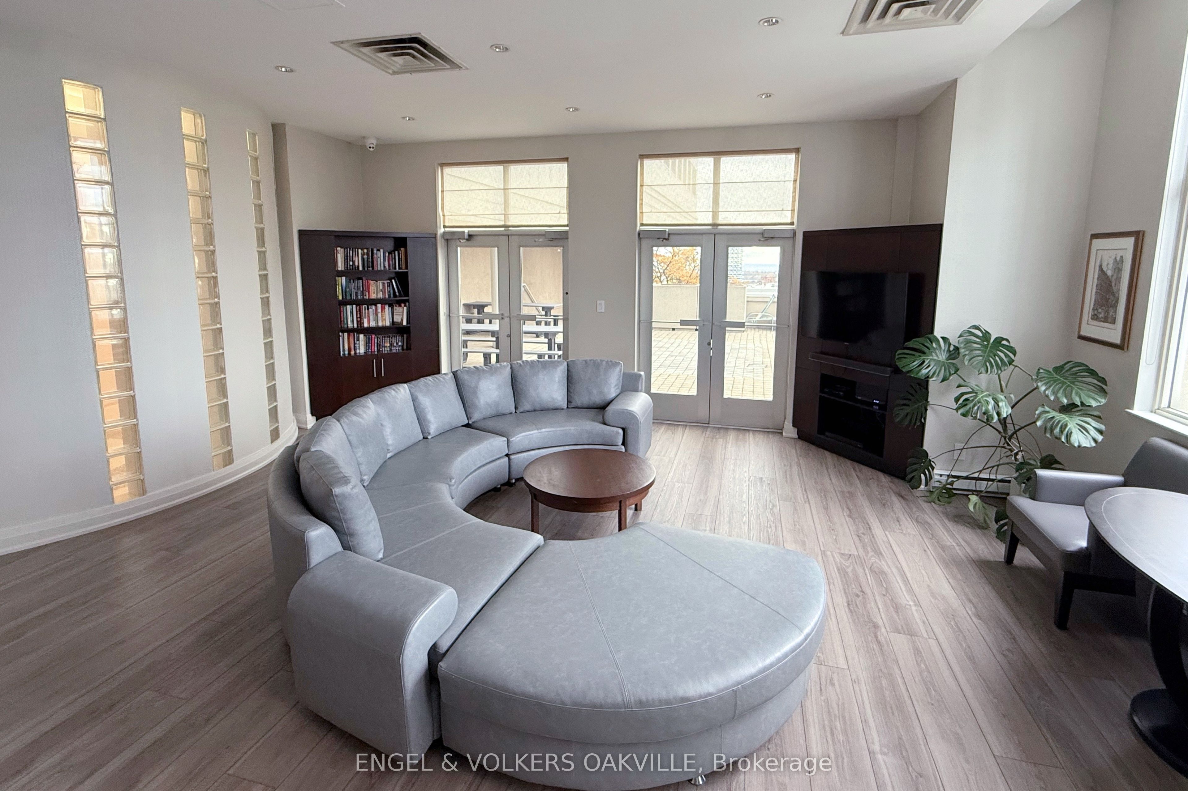 25 The Esplanade 1811 Property Photo 26